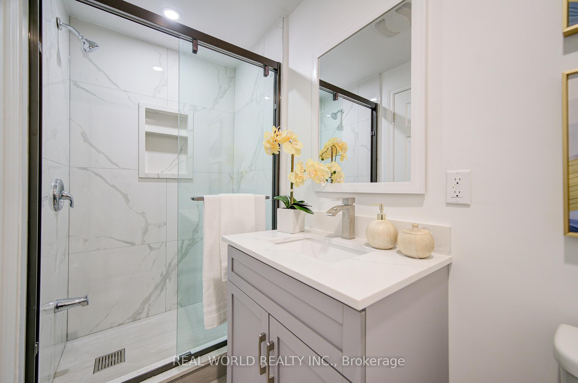 Photo 14 of 116 Appleby Crescent, Markham, Milliken Mills West — HOMEH