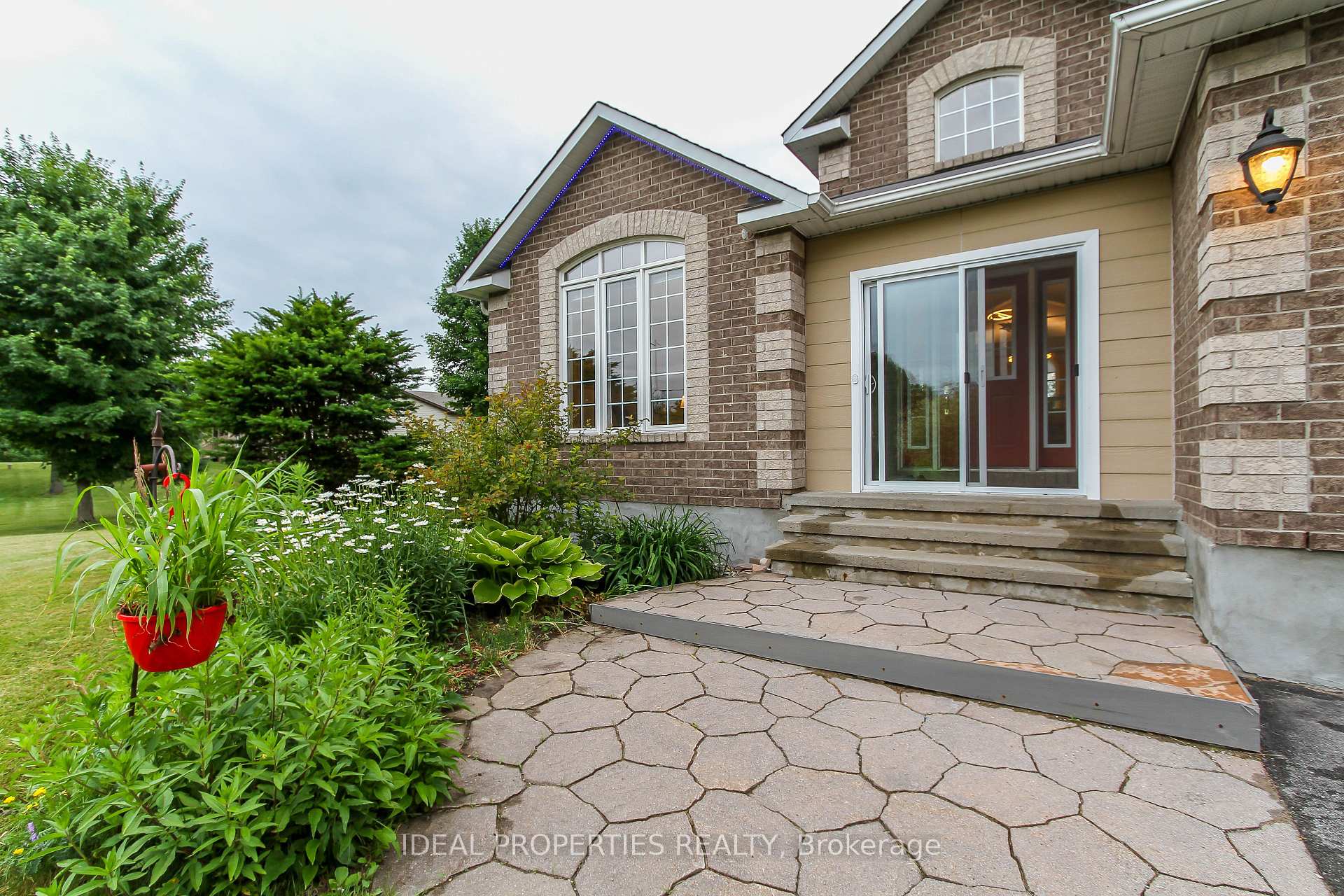 Photo 3 of 208 Pine Ridge Drive, Beckwith, Beckwith Twp — HOMEH