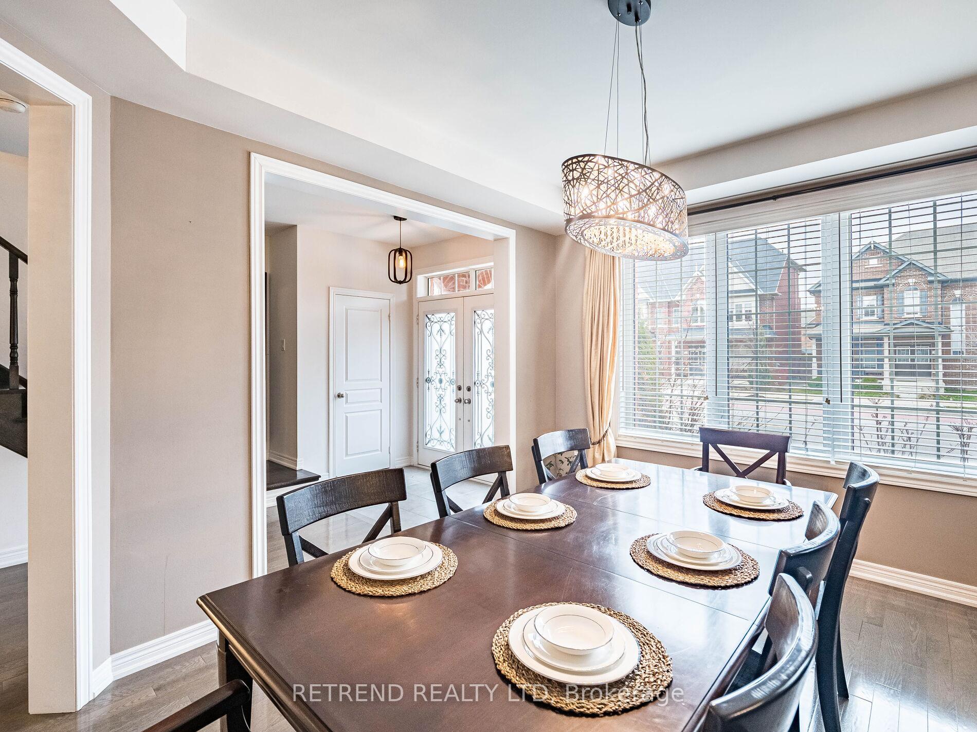 Photo 6 of 119 Barons Street, Vaughan, Kleinburg — HOMEH