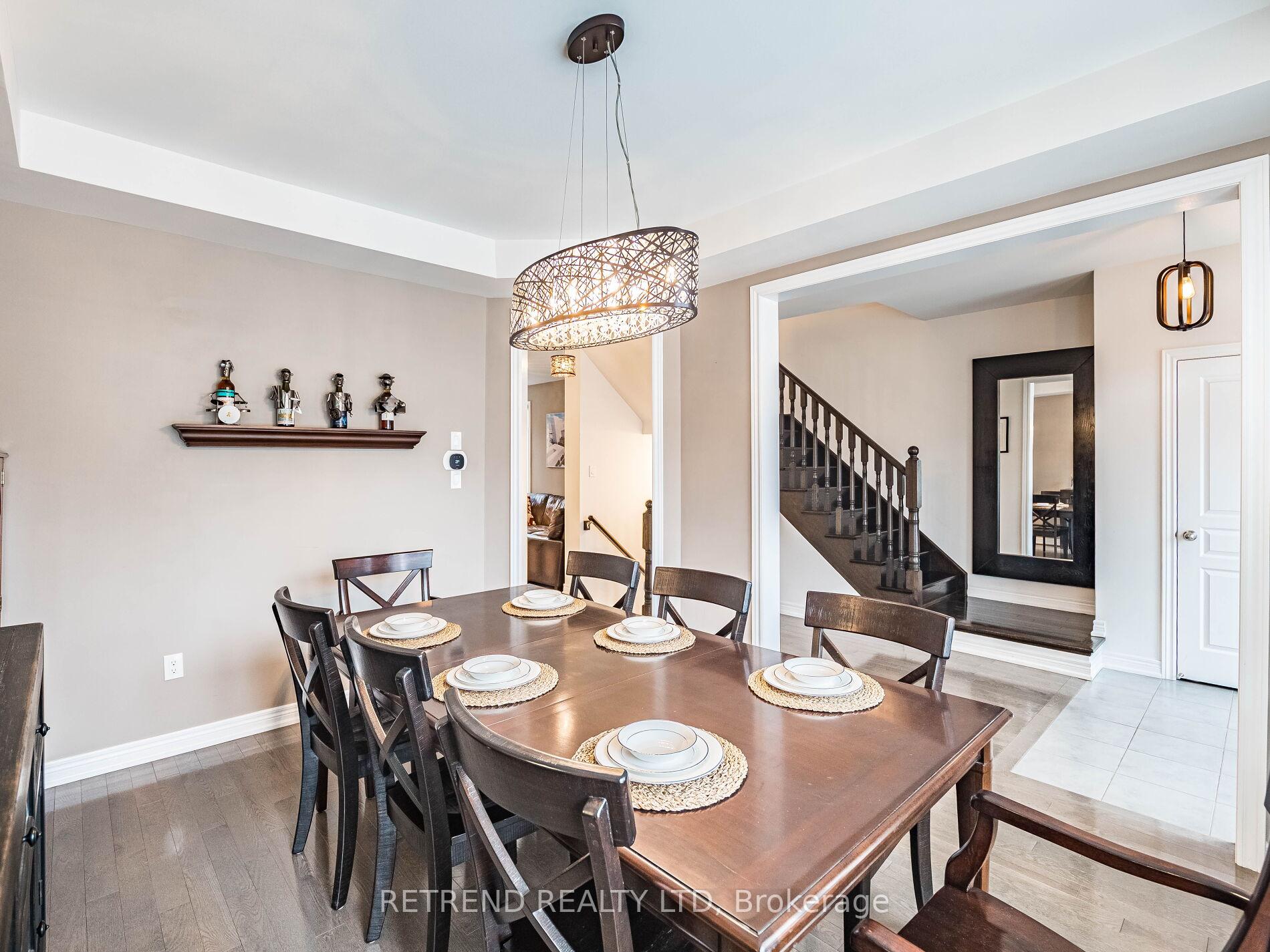 Photo 7 of 119 Barons Street, Vaughan, Kleinburg — HOMEH