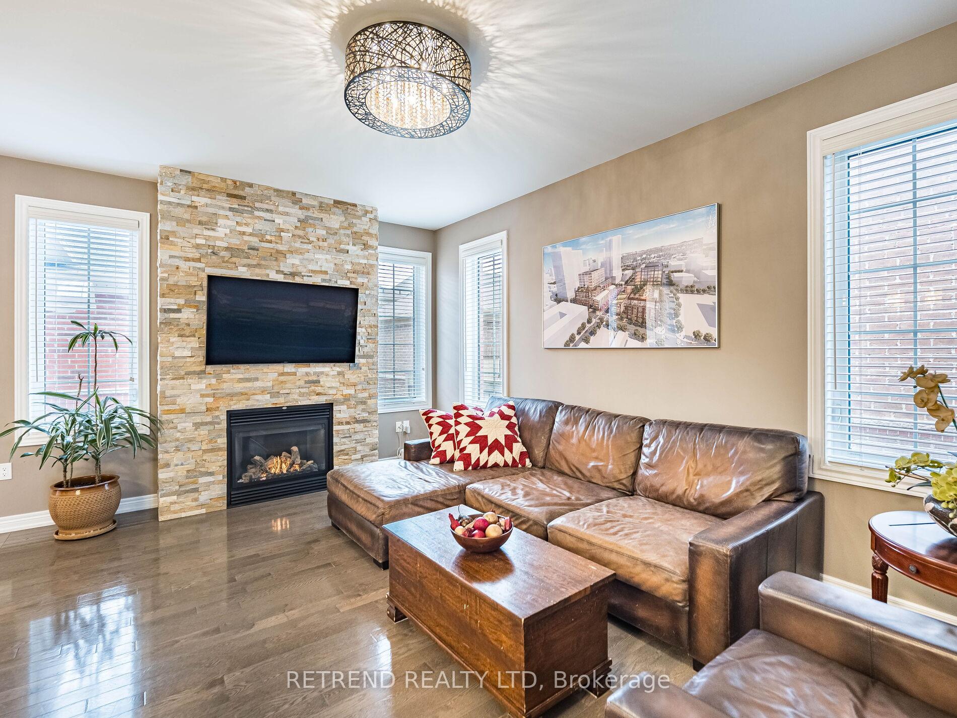 Photo 9 of 119 Barons Street, Vaughan, Kleinburg — HOMEH