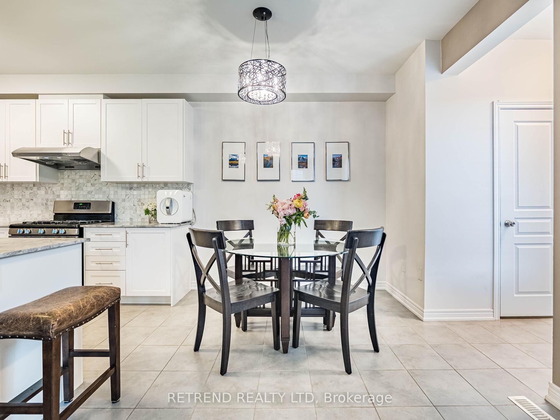 Photo 15 of 119 Barons Street, Vaughan, Kleinburg — HOMEH
