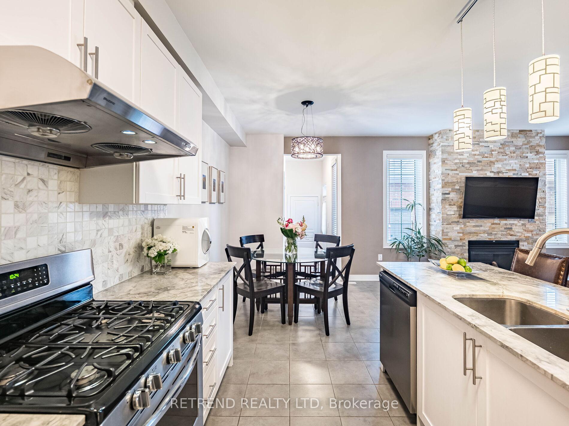 Photo 18 of 119 Barons Street, Vaughan, Kleinburg — HOMEH
