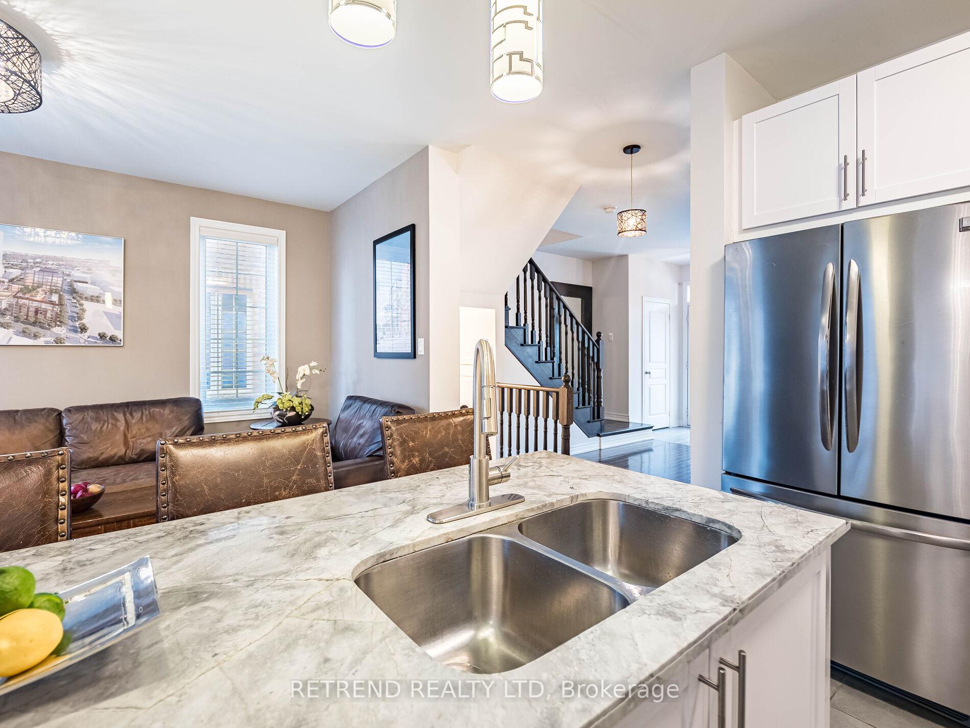 Photo 19 of 119 Barons Street, Vaughan, Kleinburg — HOMEH