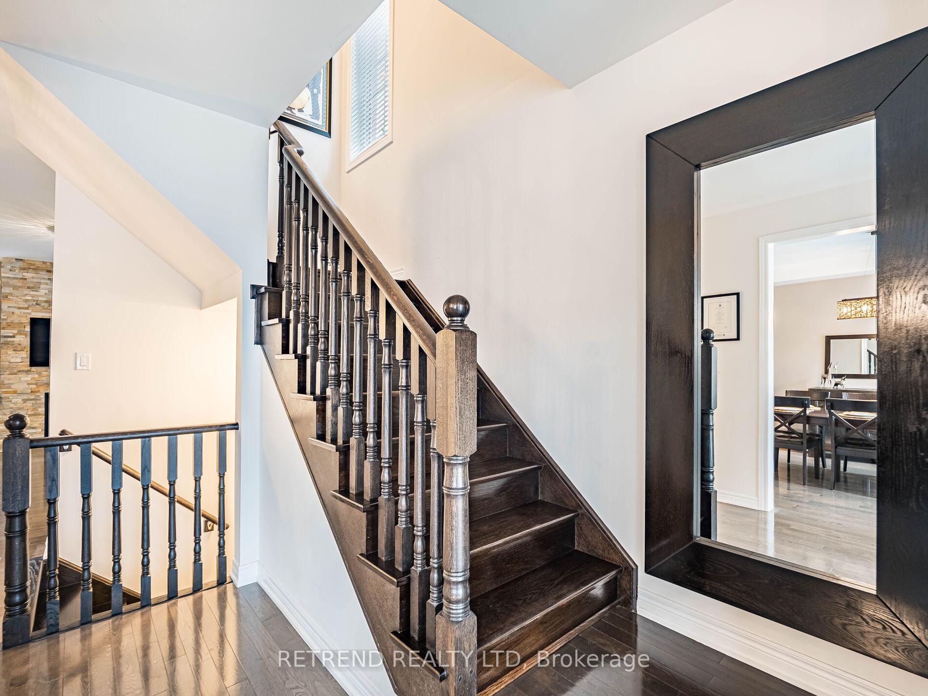 Photo 23 of 119 Barons Street, Vaughan, Kleinburg — HOMEH