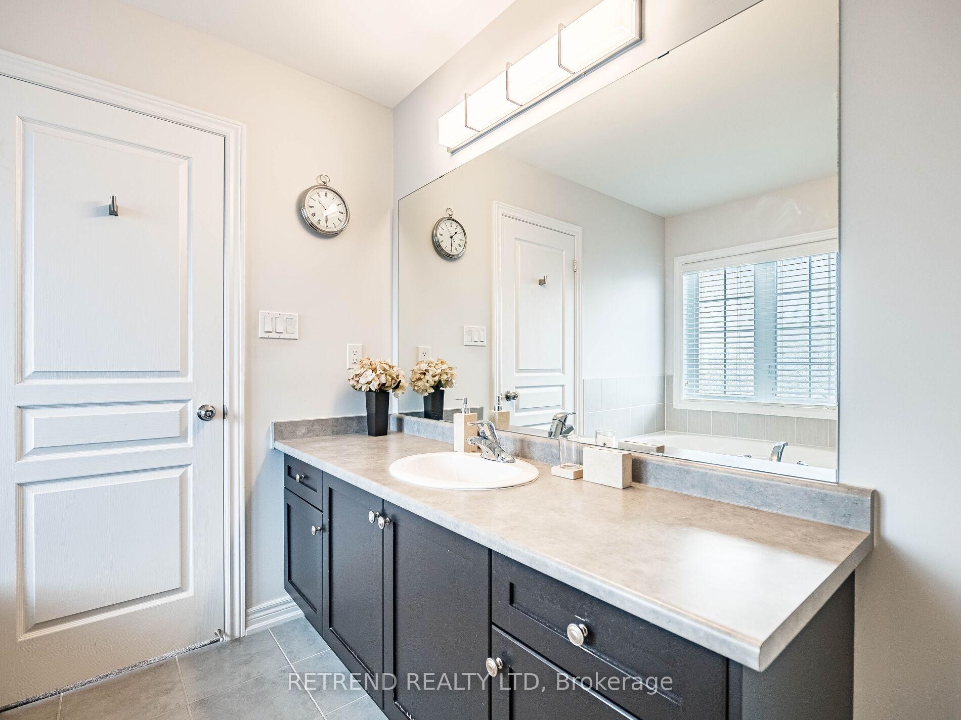 Photo 28 of 119 Barons Street, Vaughan, Kleinburg — HOMEH