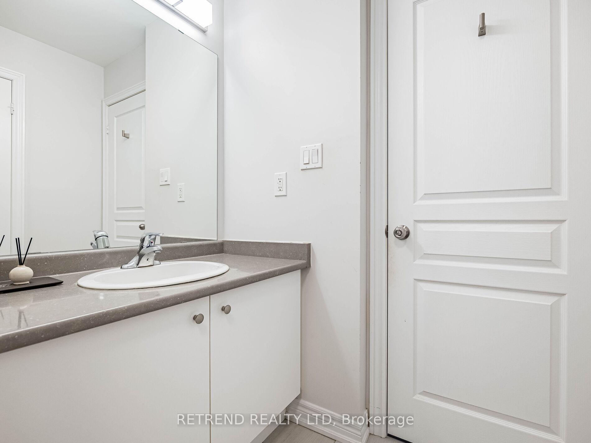 Photo 36 of 119 Barons Street, Vaughan, Kleinburg — HOMEH