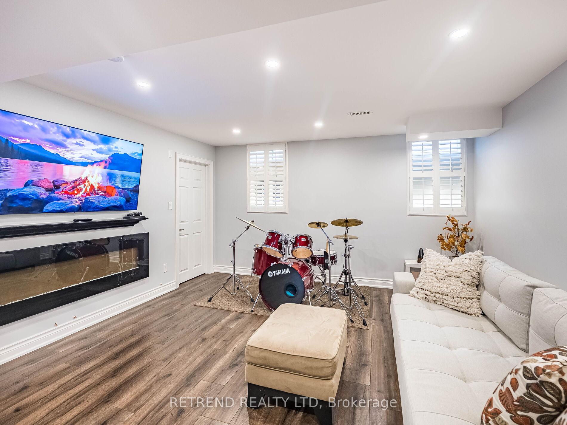 Photo 40 of 119 Barons Street, Vaughan, Kleinburg — HOMEH