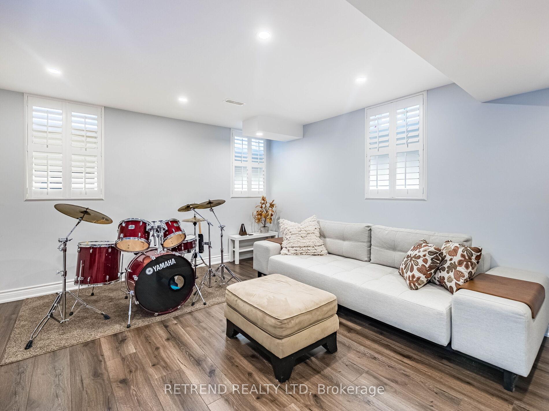 Photo 42 of 119 Barons Street, Vaughan, Kleinburg — HOMEH