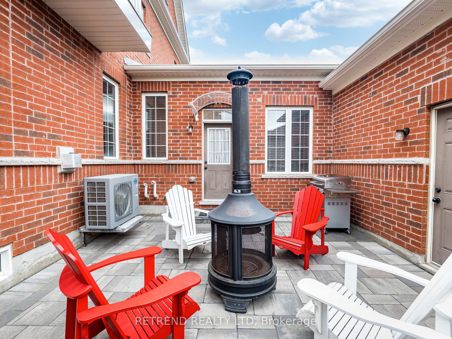 Photo 48 of 119 Barons Street, Vaughan, Kleinburg — HOMEH