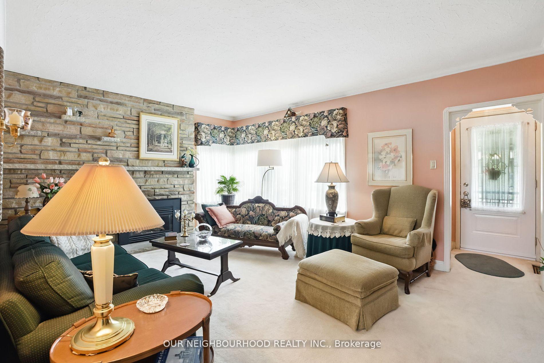 Photo 3 of 303 Byron Street N, Whitby, Downtown Whitby — HOMEH