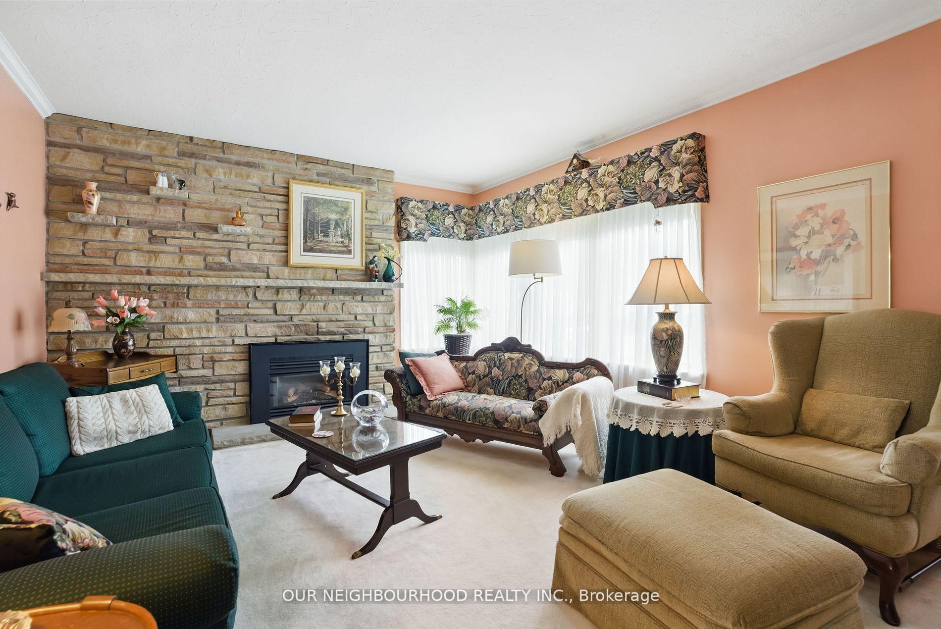 Photo 4 of 303 Byron Street N, Whitby, Downtown Whitby — HOMEH
