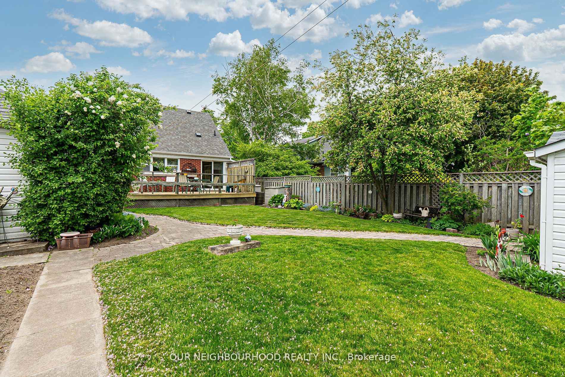 Photo 44 of 303 Byron Street N, Whitby, Downtown Whitby — HOMEH