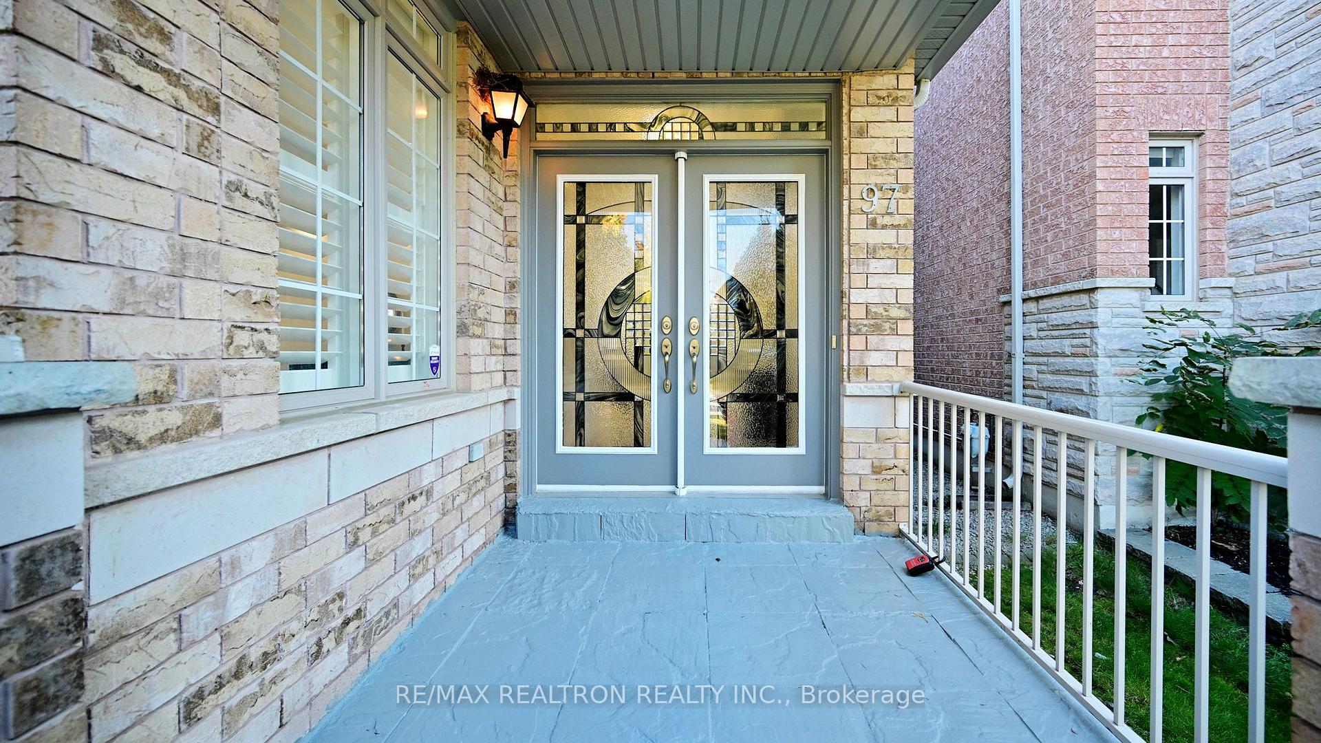 Photo 3 of 97 Kenilworth Gate, Markham, Cornell — HOMEH