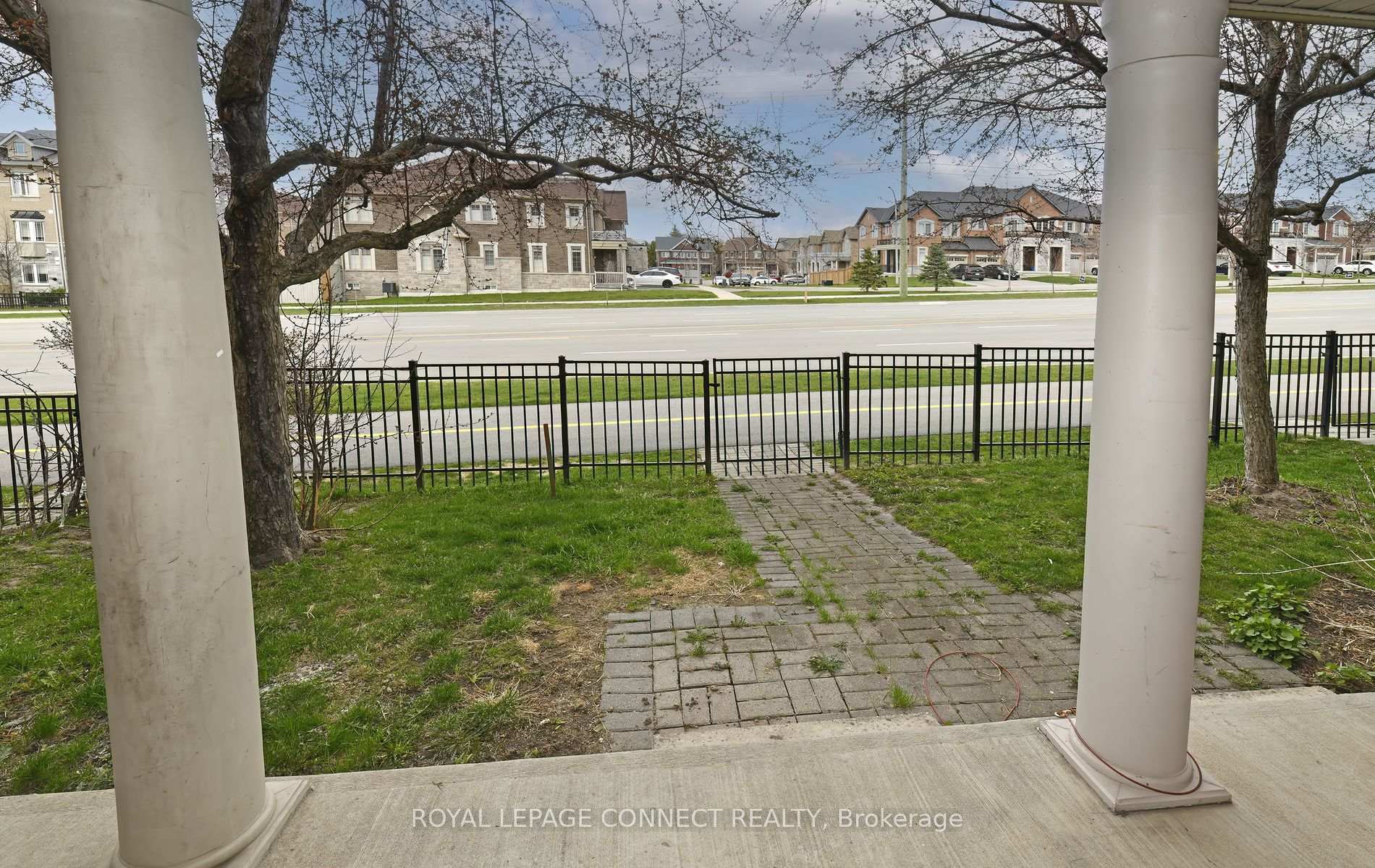 Photo 35 of 85 Sprucedale Way, Whitby, Pringle Creek — HOMEH