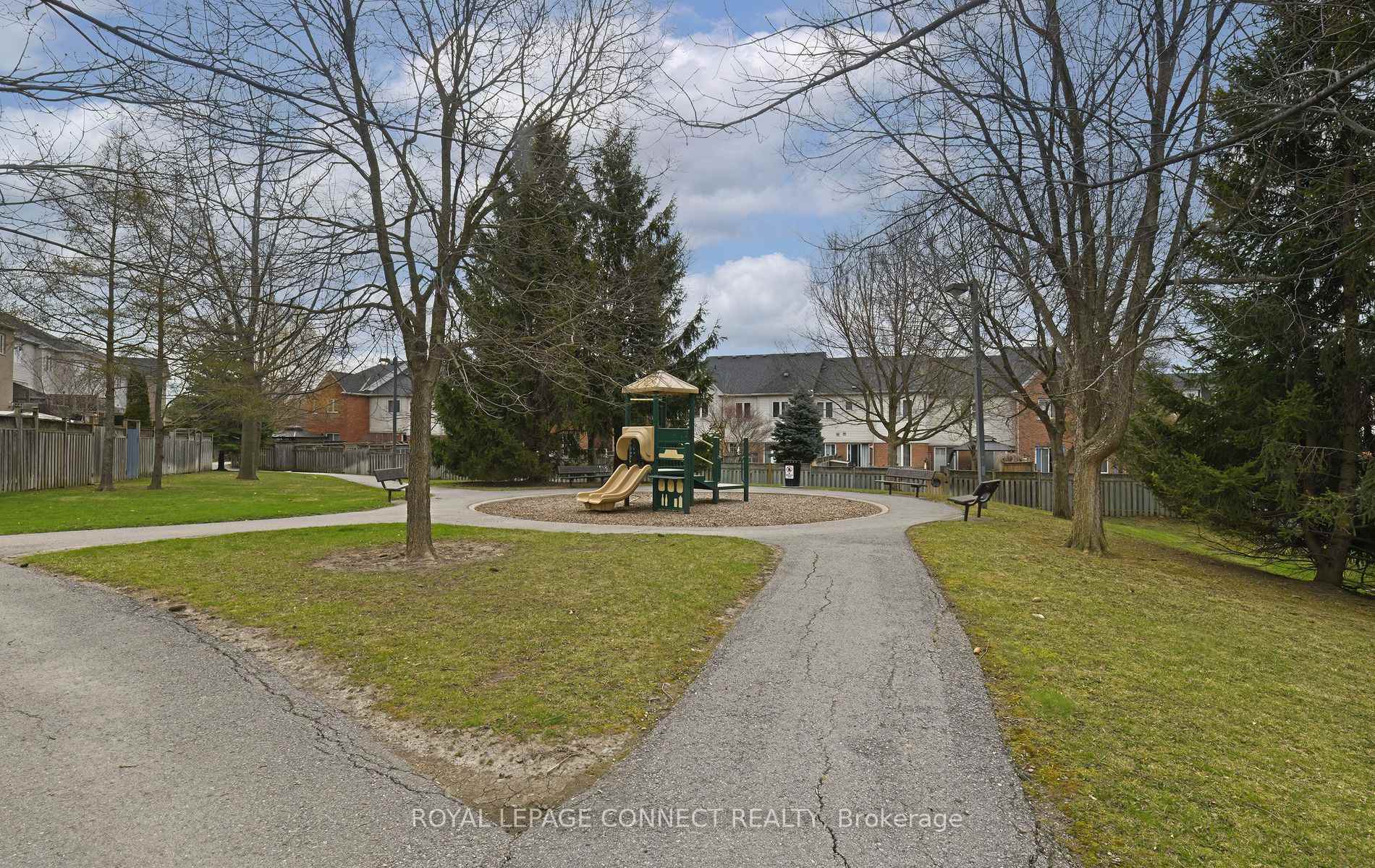 Photo 38 of 85 Sprucedale Way, Whitby, Pringle Creek — HOMEH