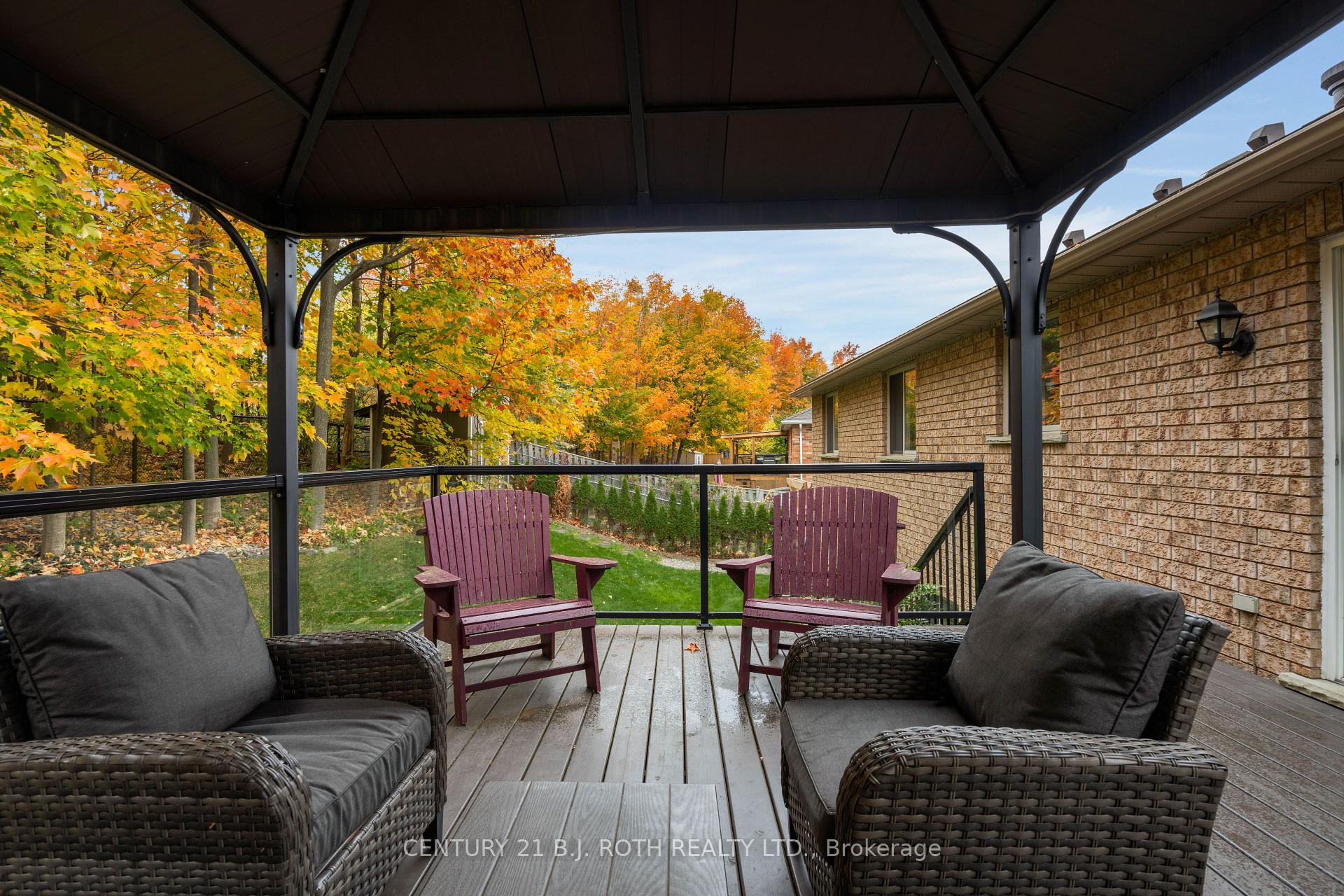 Photo 5 of 14 Brookfield Crescent, Barrie, Bayshore — HOMEH