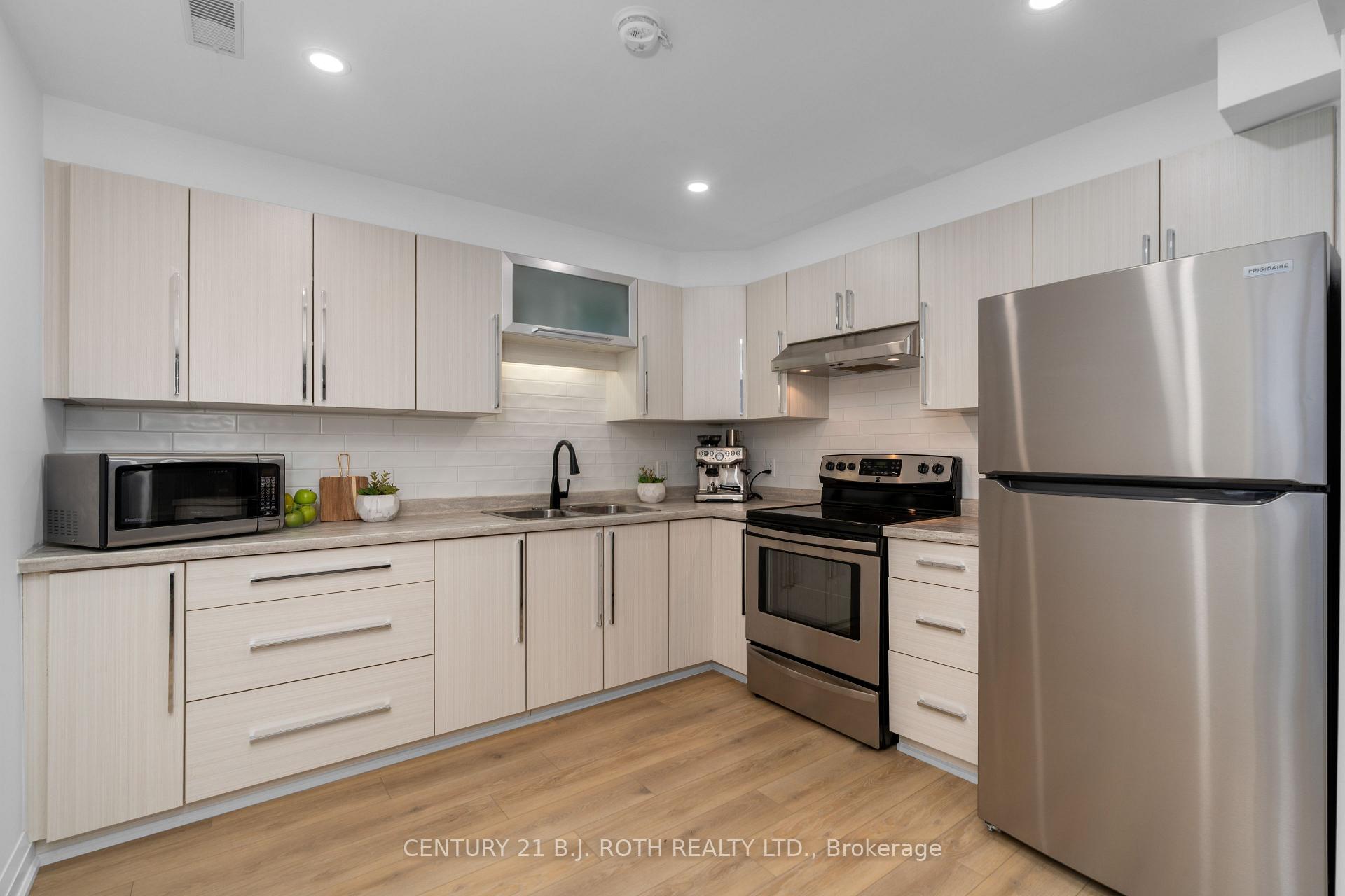 Photo 36 of 14 Brookfield Crescent, Barrie, Bayshore — HOMEH
