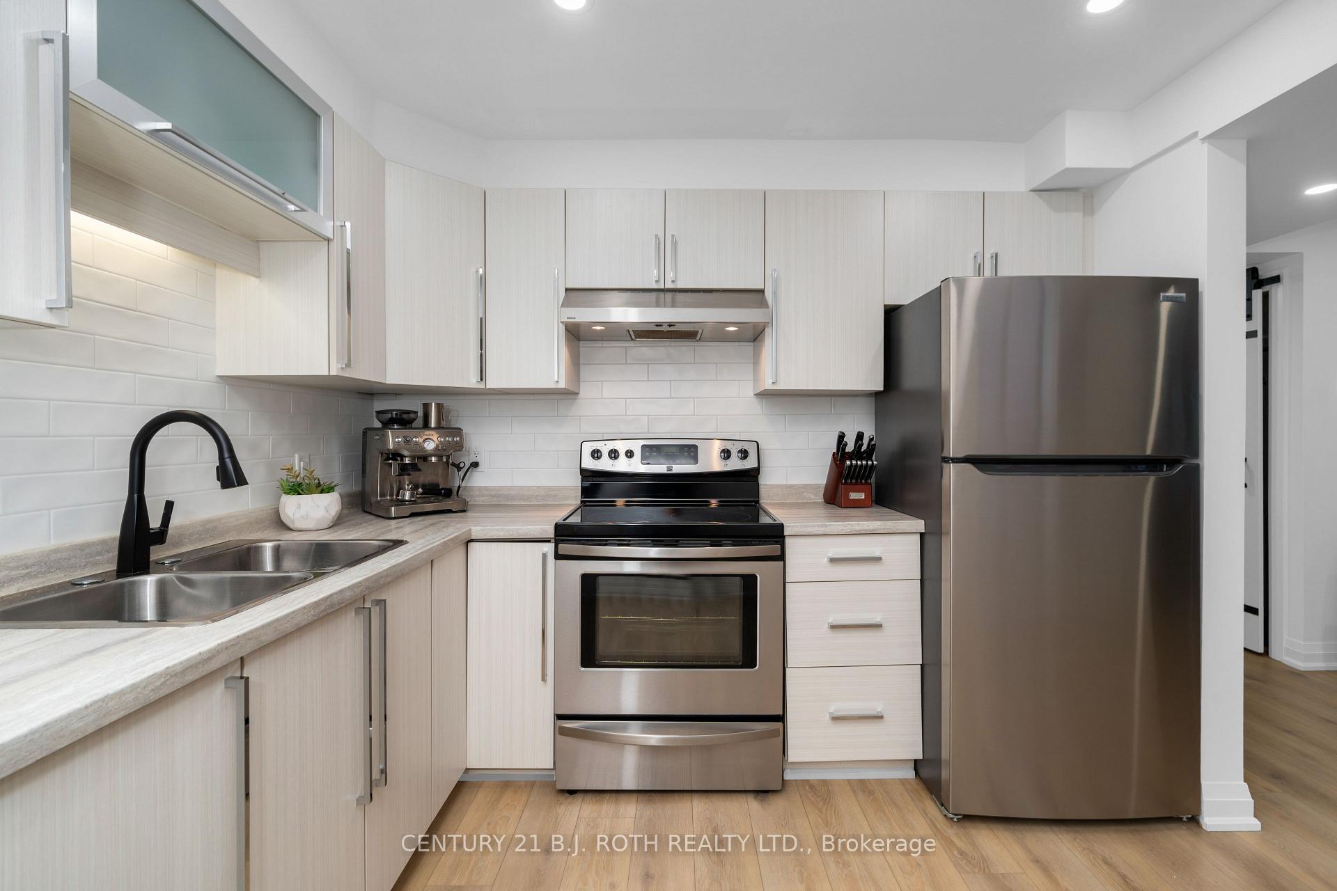Photo 21 of 14 Brookfield Crescent, Barrie, Bayshore — HOMEH