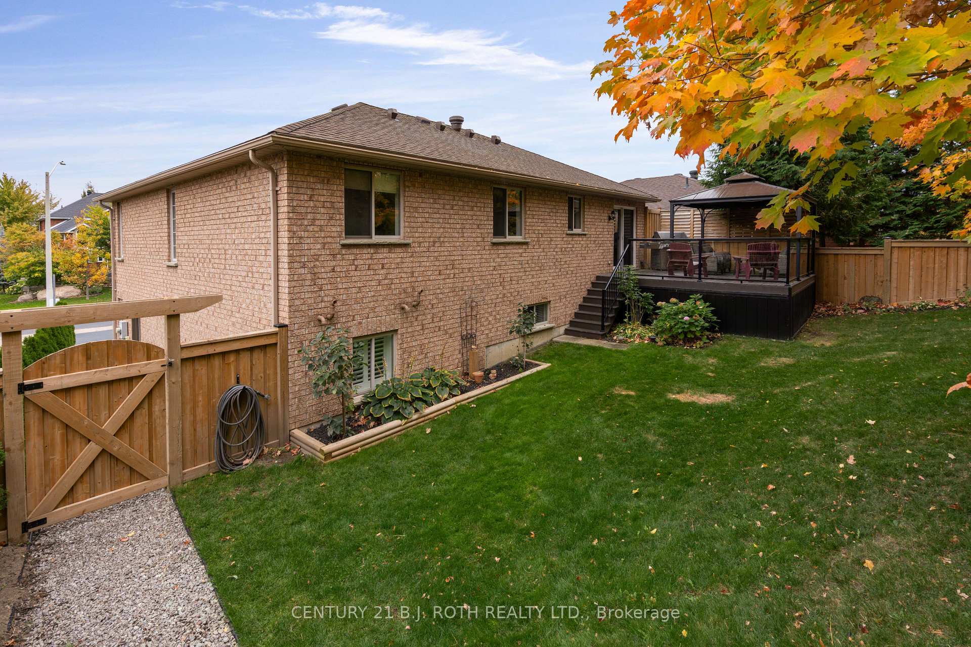 Photo 35 of 14 Brookfield Crescent, Barrie, Bayshore — HOMEH