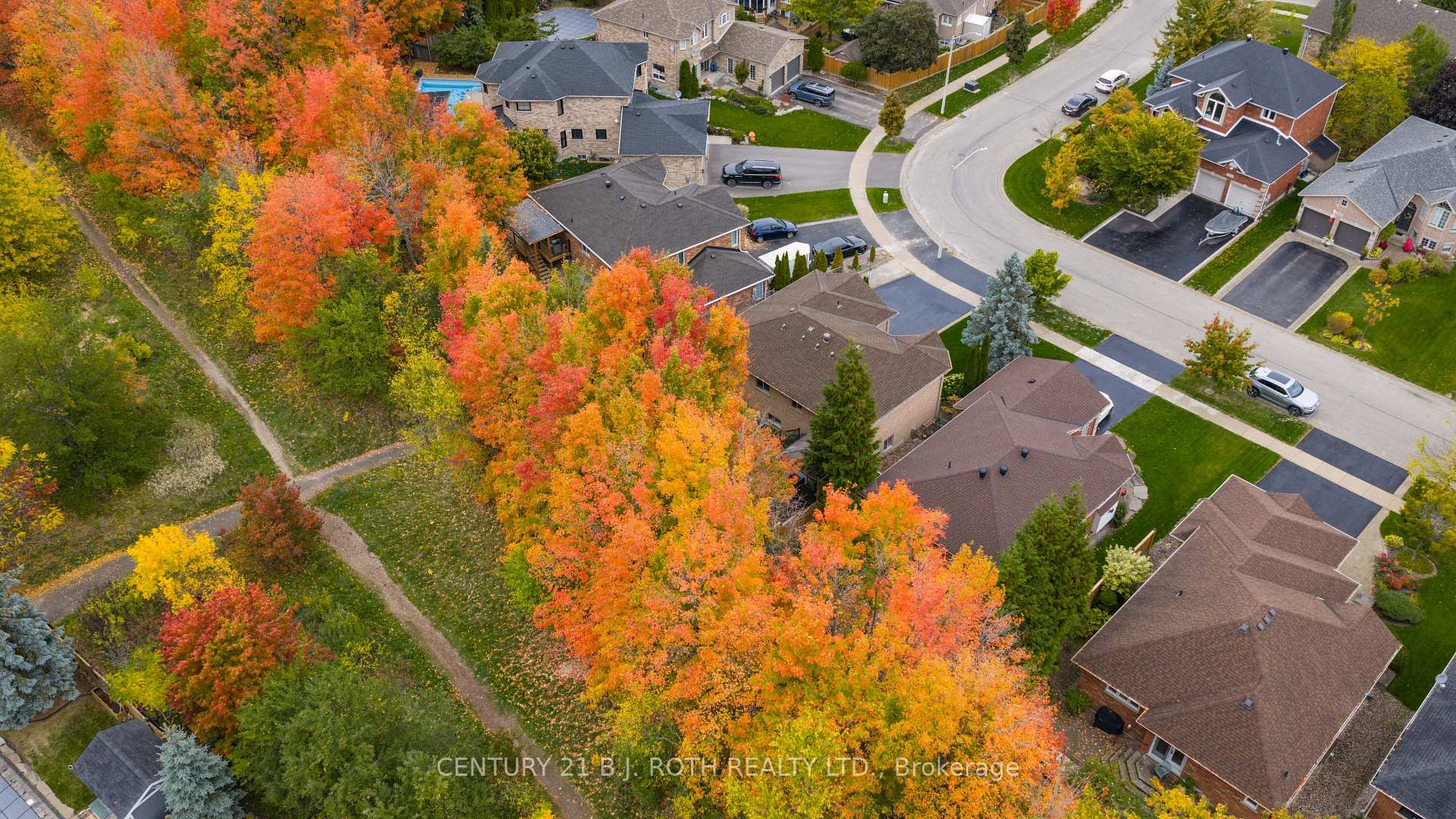 Photo 33 of 14 Brookfield Crescent, Barrie, Bayshore — HOMEH