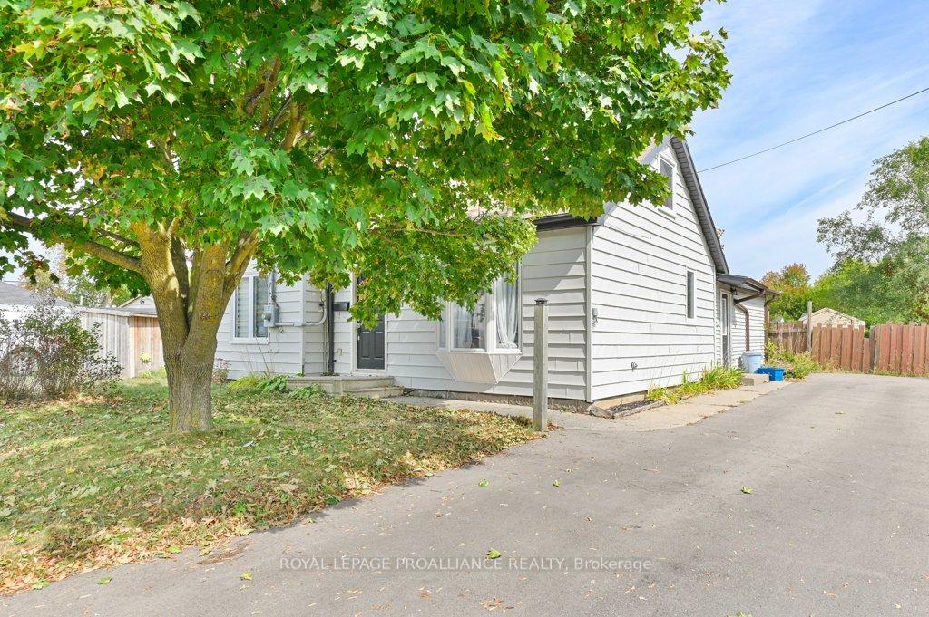 Photo 2 of 21 Herman Street, Belleville, Belleville Ward — HOMEH