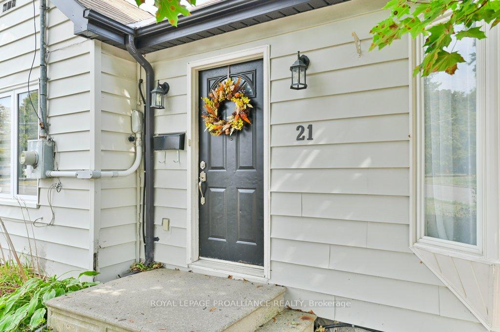 Photo 4 of 21 Herman Street, Belleville, Belleville Ward — HOMEH