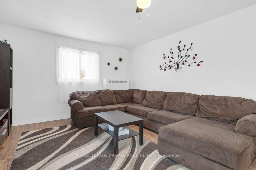 Photo 18 of 21 Herman Street, Belleville, Belleville Ward — HOMEH