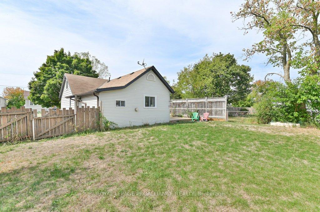 Photo 25 of 21 Herman Street, Belleville, Belleville Ward — HOMEH