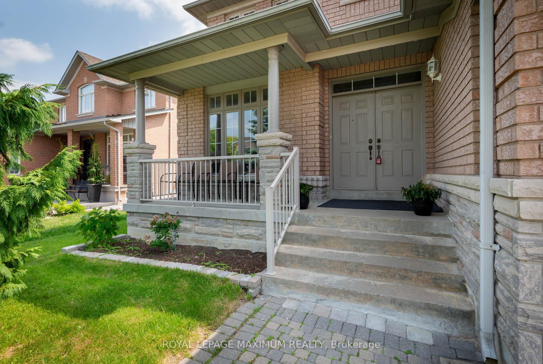 Photo 2 of 45 Windrose Court, Vaughan, East Woodbridge — HOMEH