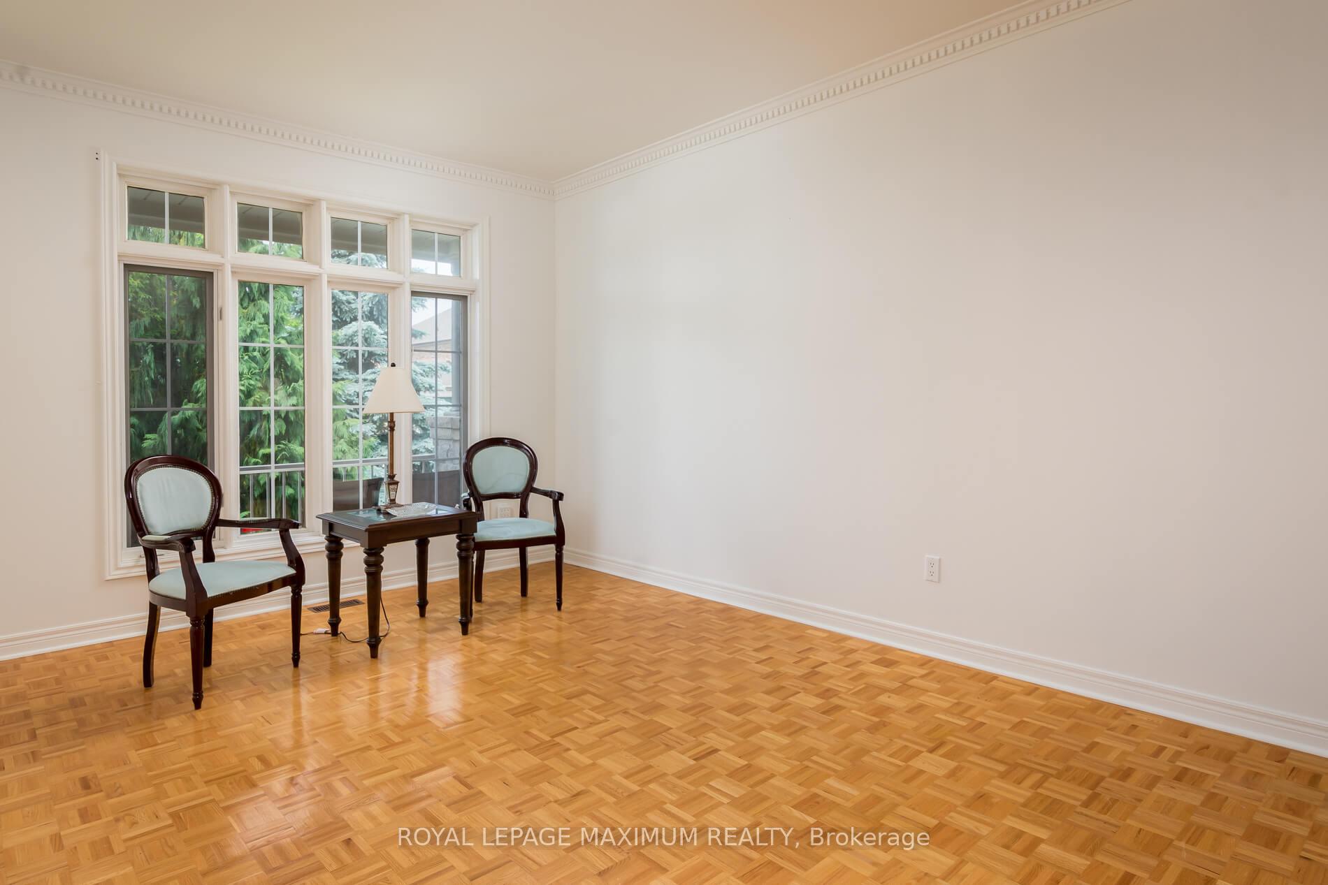 Photo 8 of 45 Windrose Court, Vaughan, East Woodbridge — HOMEH