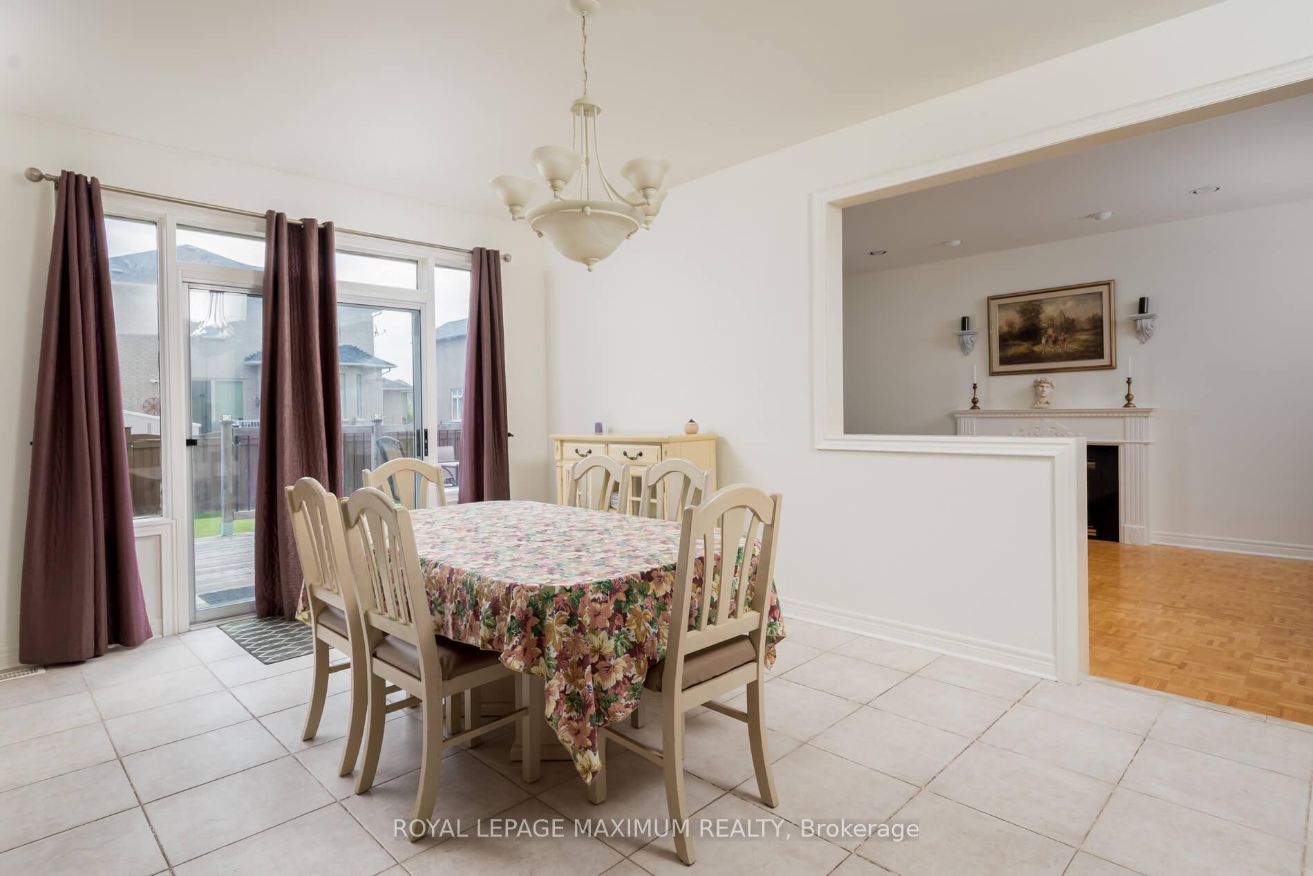Photo 18 of 45 Windrose Court, Vaughan, East Woodbridge — HOMEH