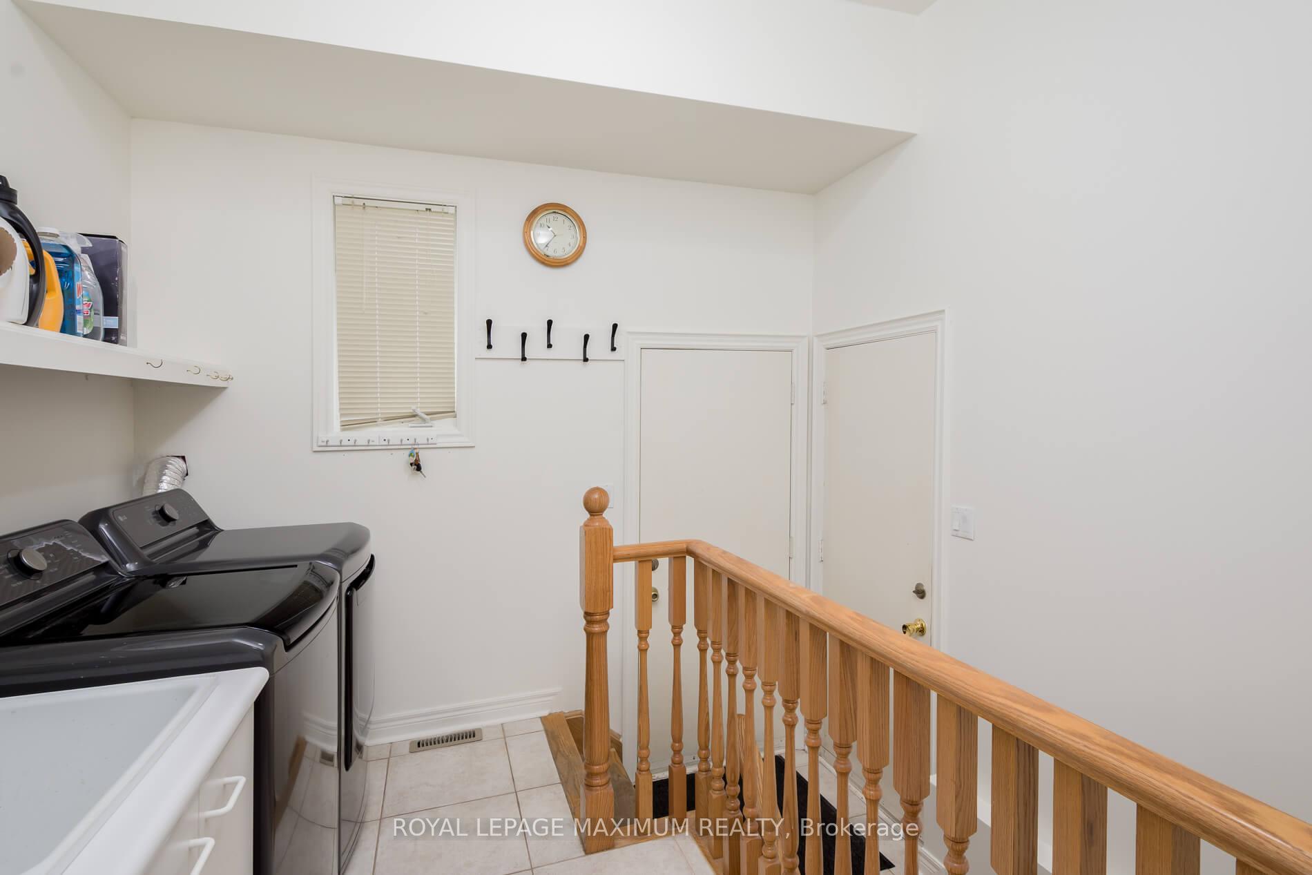 Photo 21 of 45 Windrose Court, Vaughan, East Woodbridge — HOMEH