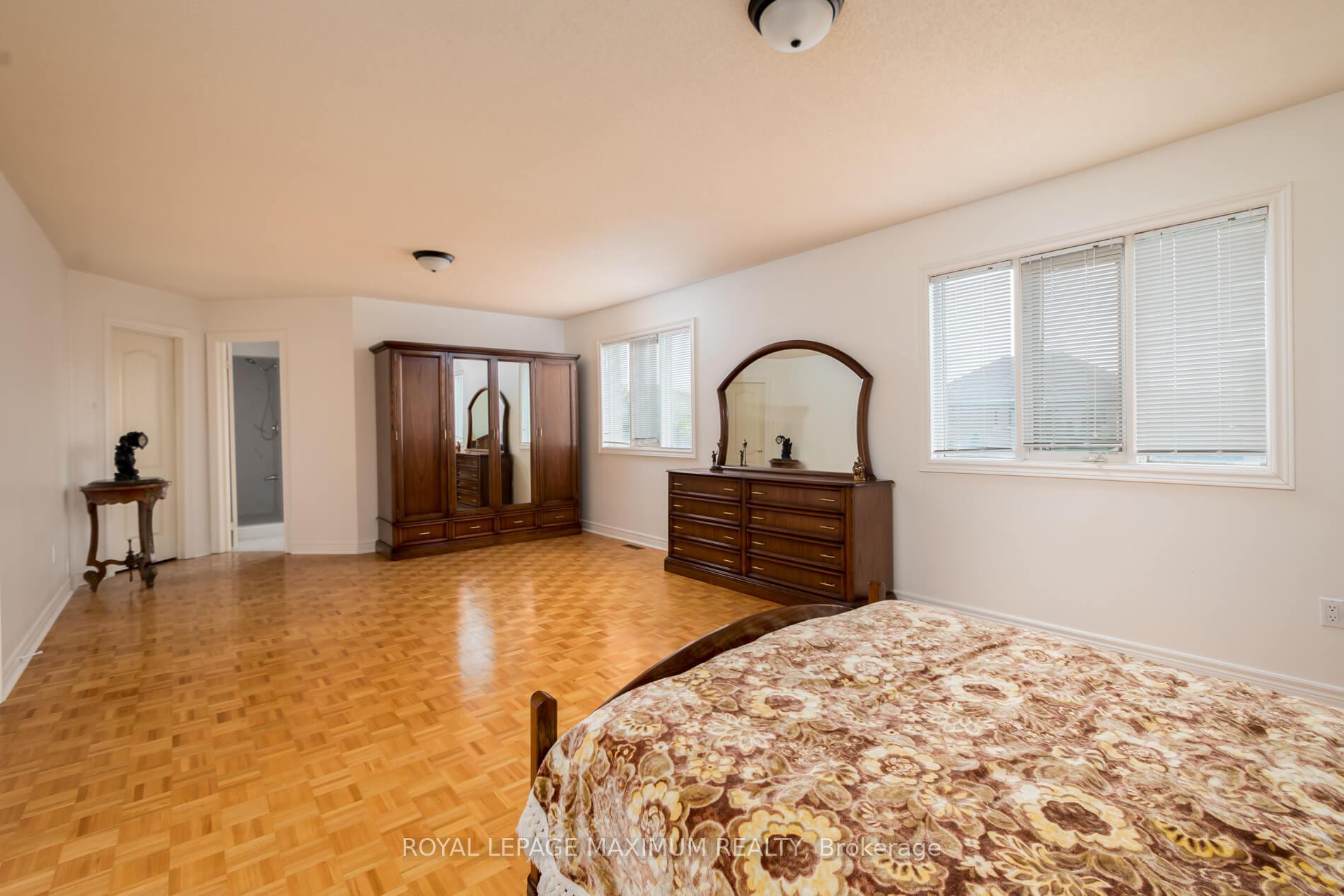 Photo 24 of 45 Windrose Court, Vaughan, East Woodbridge — HOMEH