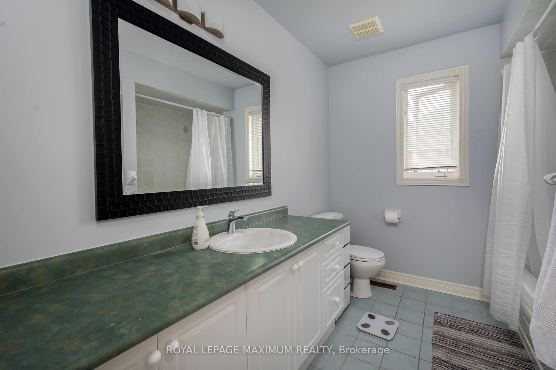 Photo 29 of 45 Windrose Court, Vaughan, East Woodbridge — HOMEH