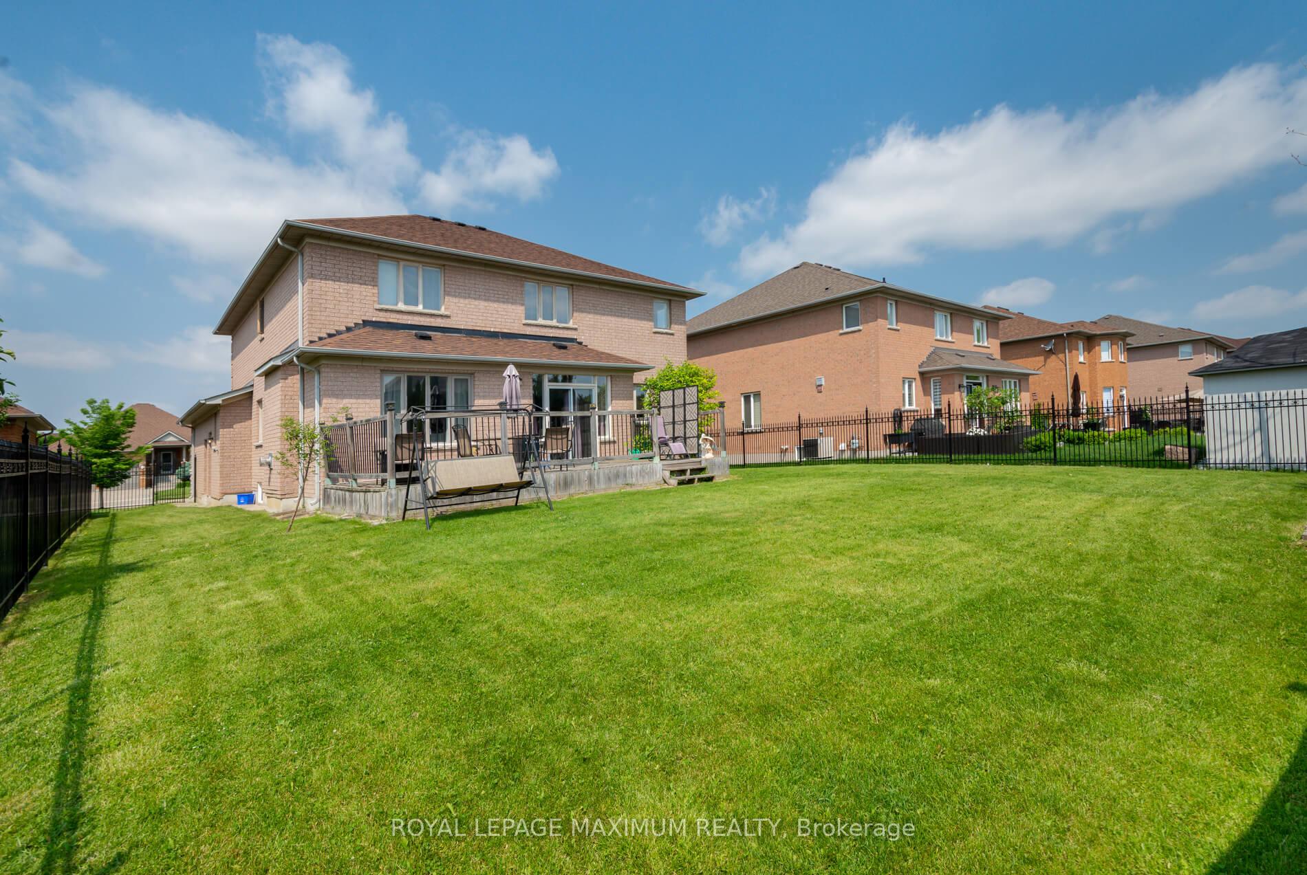 Photo 36 of 45 Windrose Court, Vaughan, East Woodbridge — HOMEH