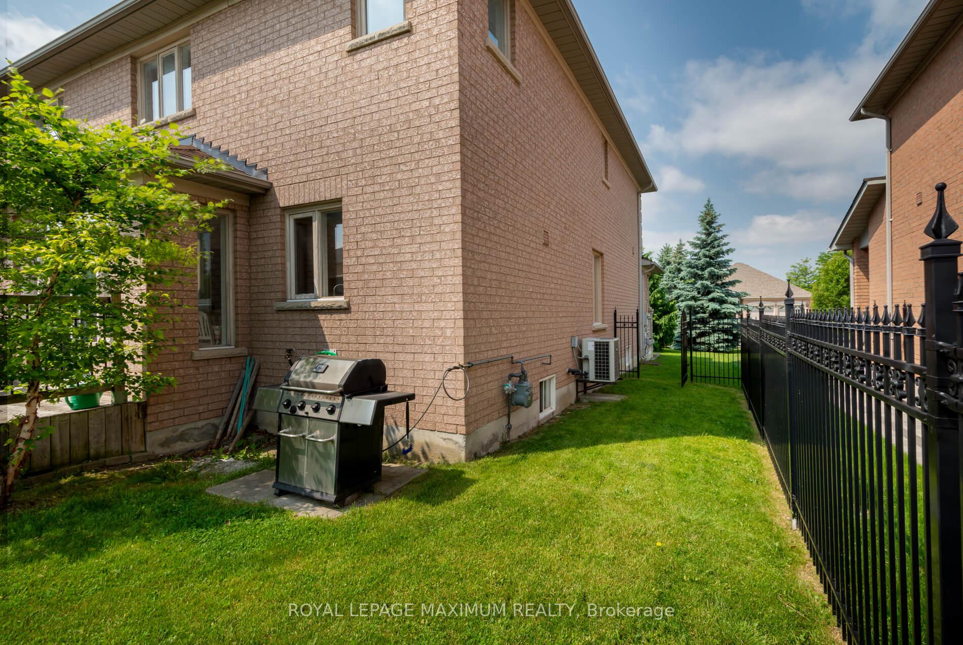Photo 39 of 45 Windrose Court, Vaughan, East Woodbridge — HOMEH