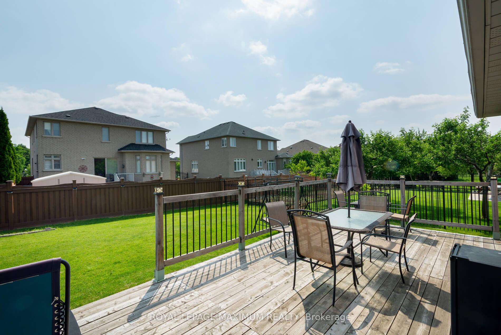 Photo 41 of 45 Windrose Court, Vaughan, East Woodbridge — HOMEH