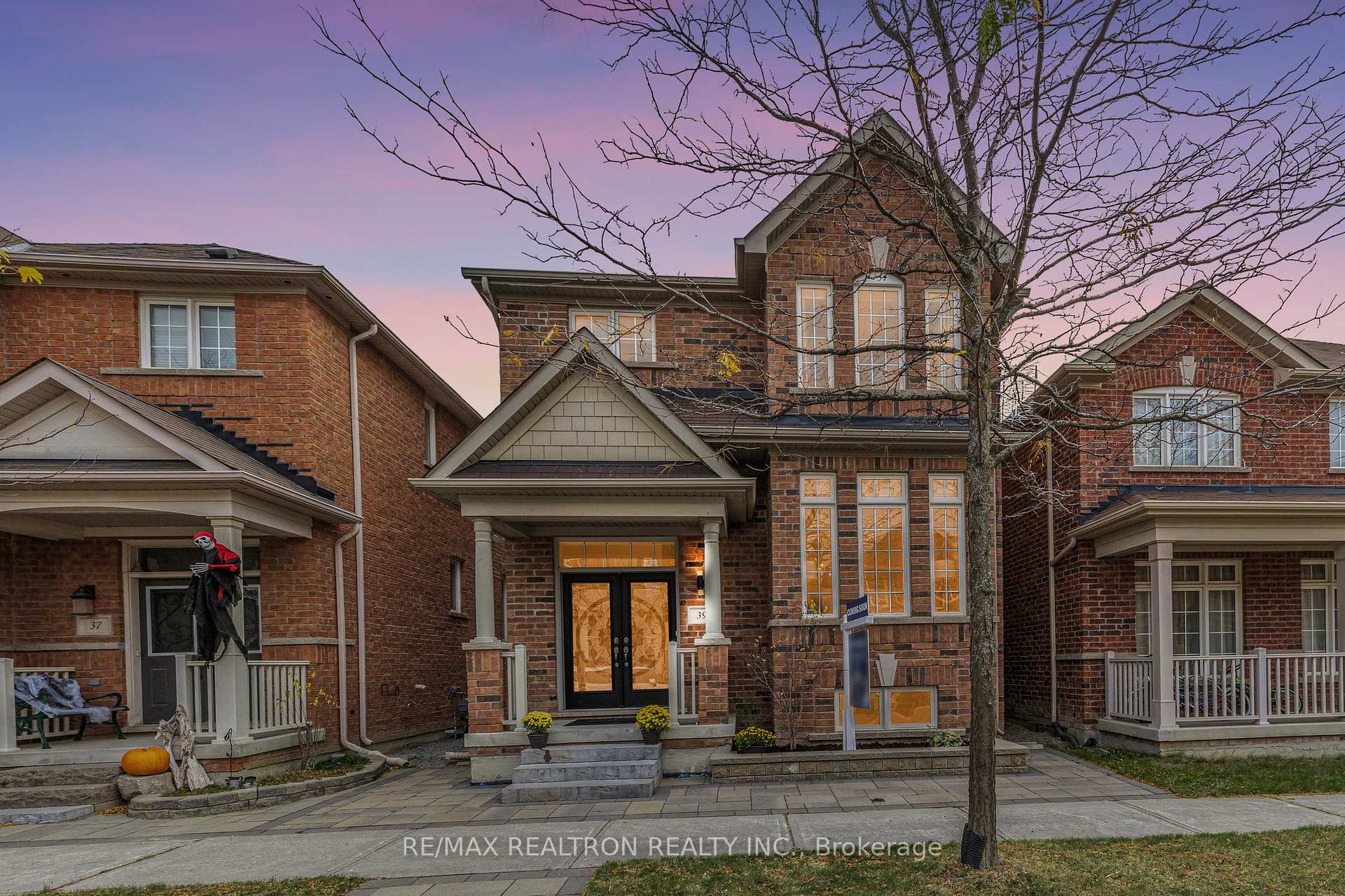 Photo 2 of 39 Pyneside Street, Markham, Cornell — HOMEH
