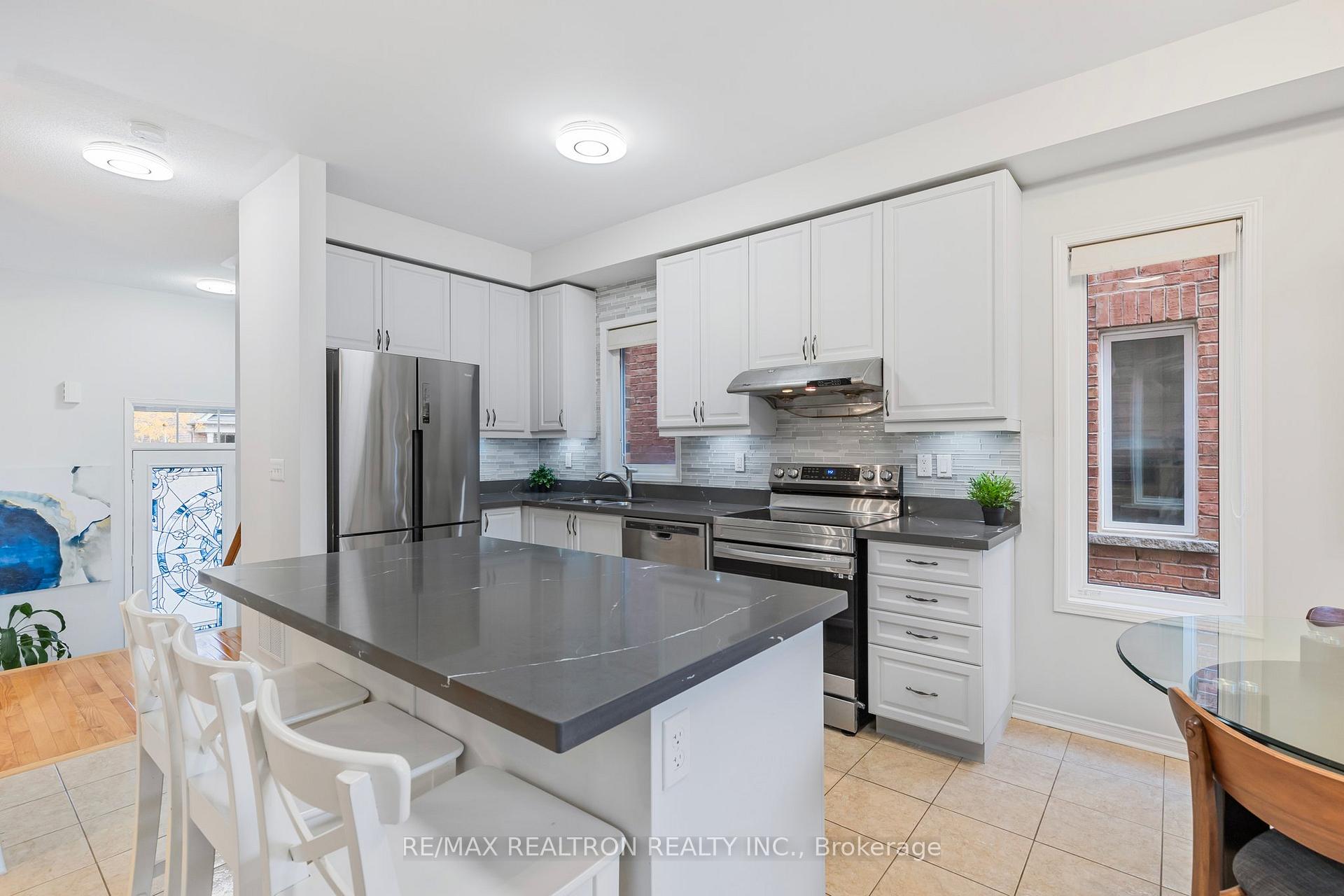 Photo 14 of 39 Pyneside Street, Markham, Cornell — HOMEH
