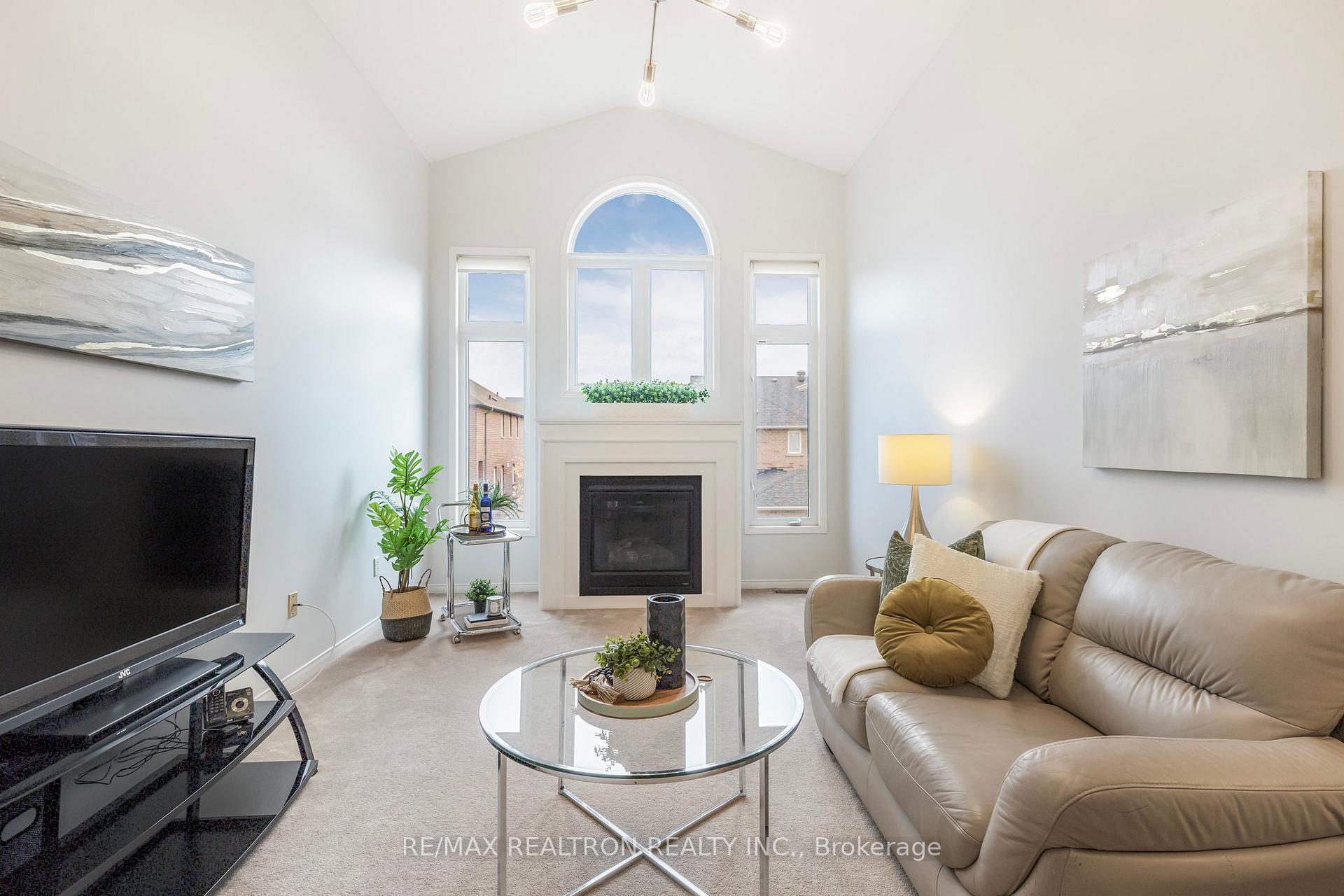Photo 24 of 39 Pyneside Street, Markham, Cornell — HOMEH