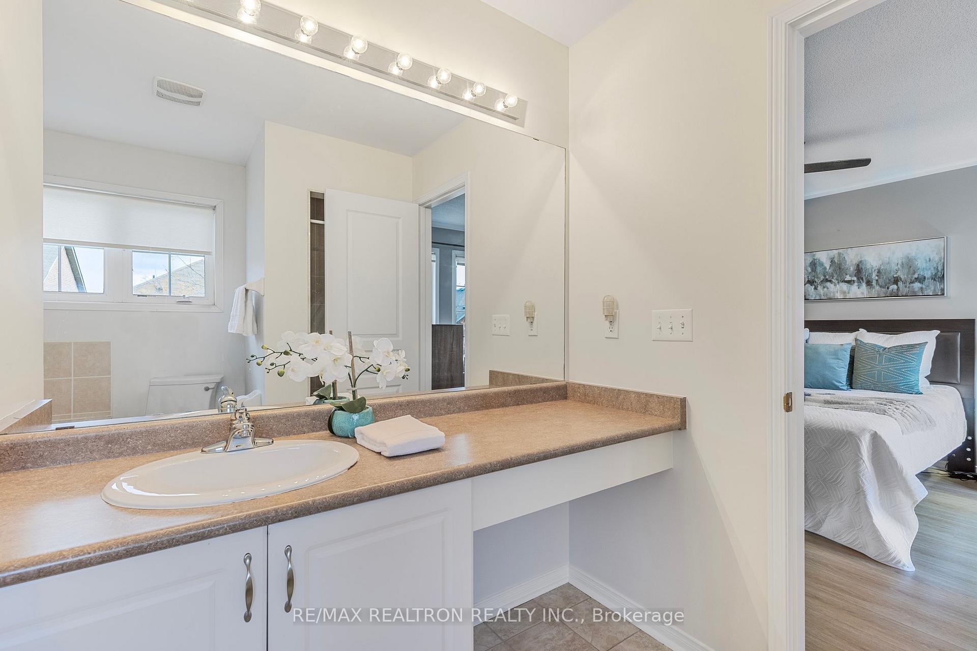 Photo 35 of 39 Pyneside Street, Markham, Cornell — HOMEH