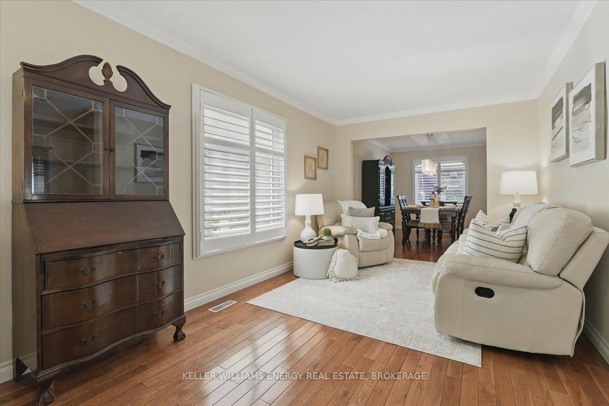 Photo 6 of 42 Pinebrook Crescent, Whitby, Williamsburg — HOMEH