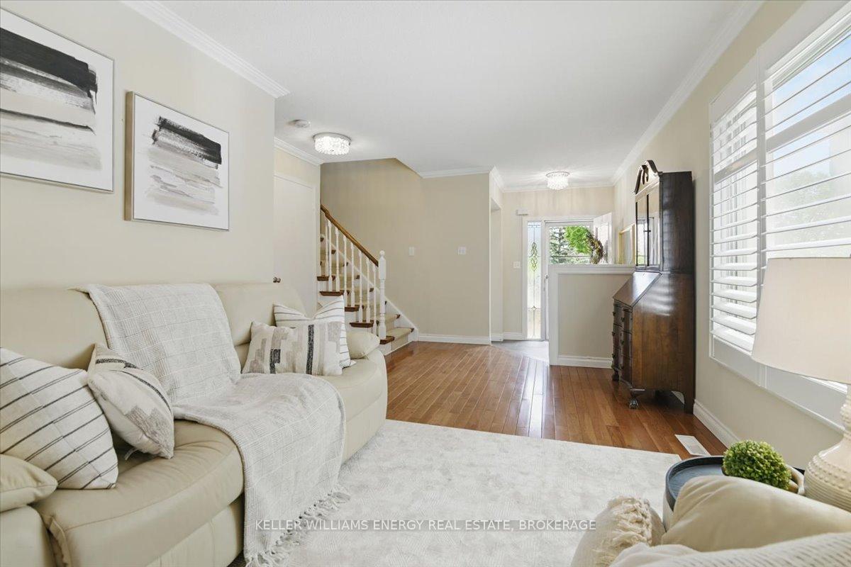 Photo 7 of 42 Pinebrook Crescent, Whitby, Williamsburg — HOMEH