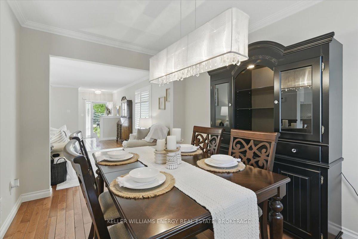 Photo 11 of 42 Pinebrook Crescent, Whitby, Williamsburg — HOMEH