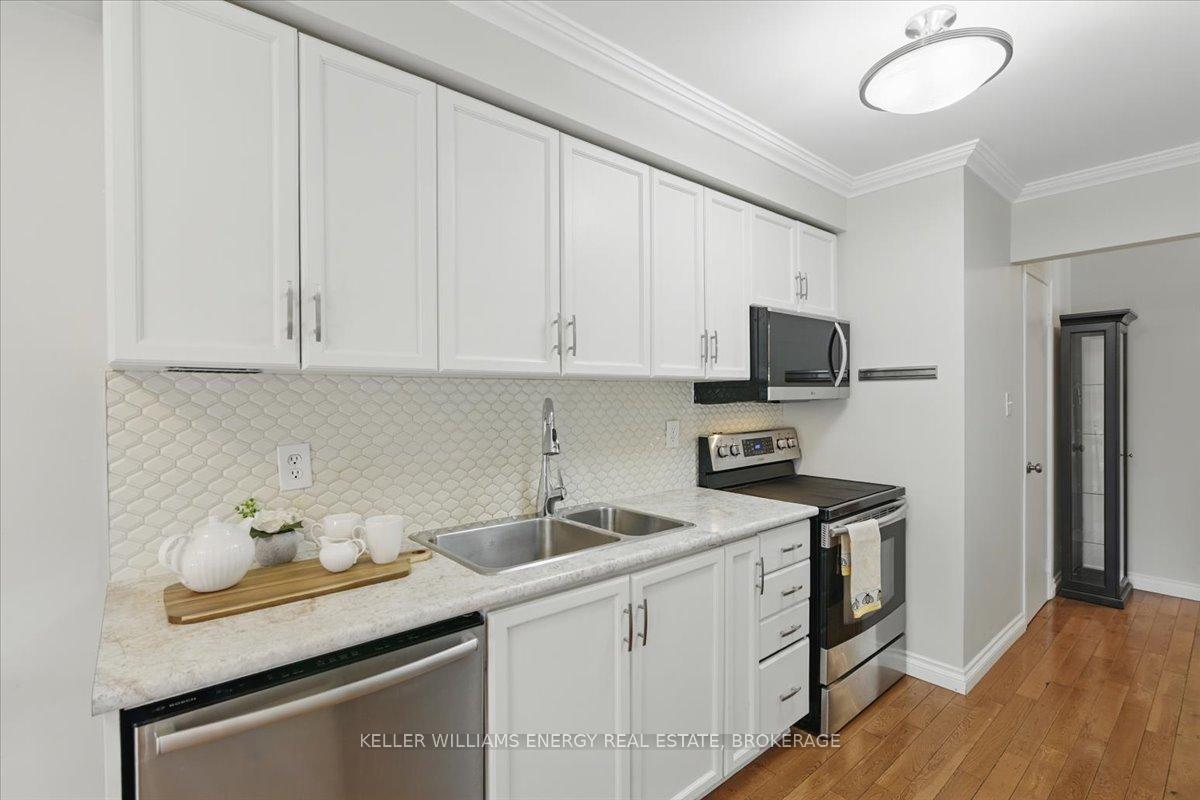Photo 13 of 42 Pinebrook Crescent, Whitby, Williamsburg — HOMEH