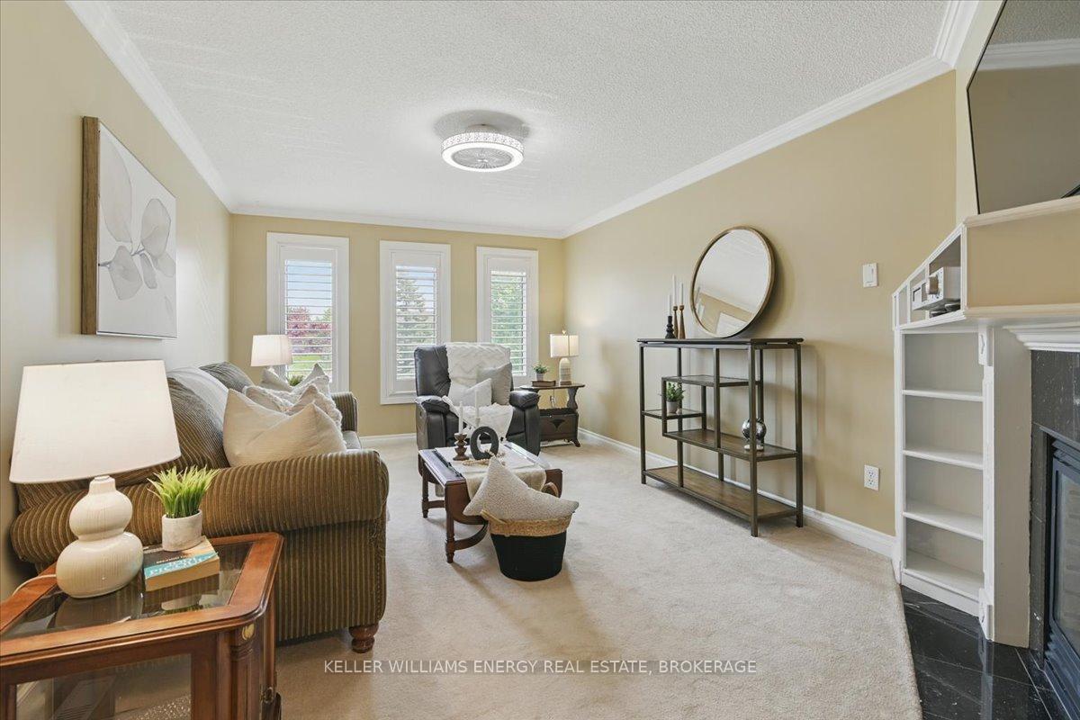 Photo 18 of 42 Pinebrook Crescent, Whitby, Williamsburg — HOMEH