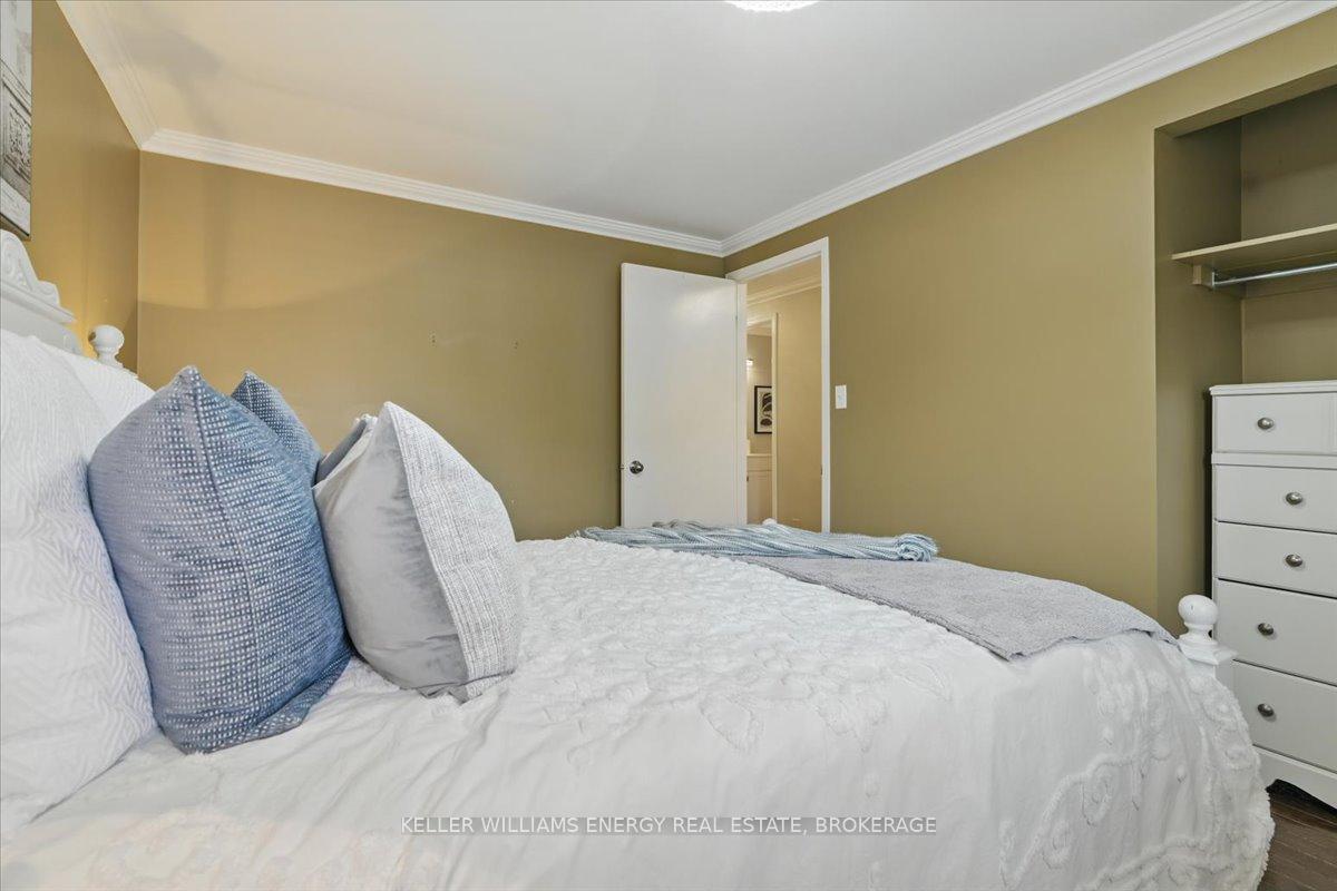 Photo 22 of 42 Pinebrook Crescent, Whitby, Williamsburg — HOMEH