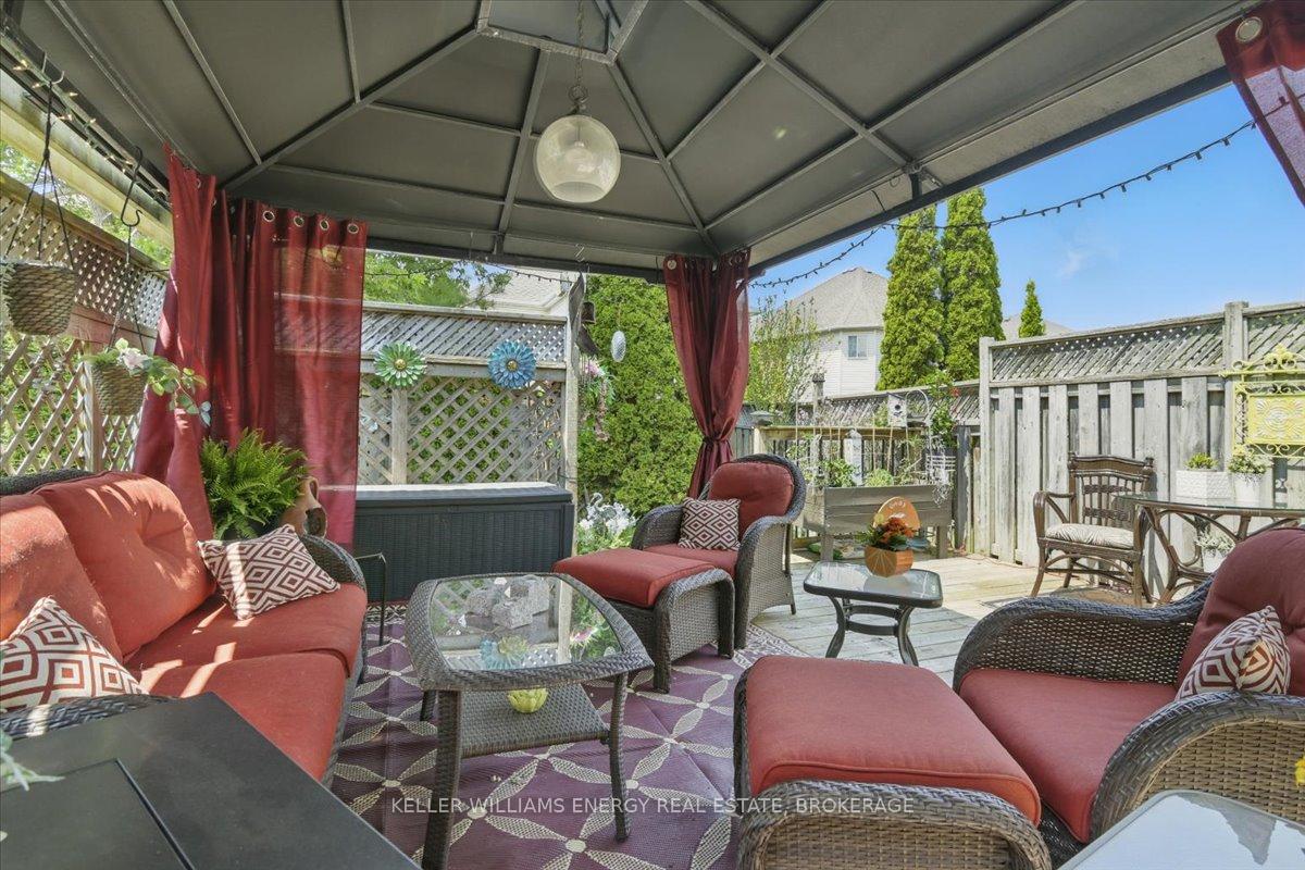 Photo 36 of 42 Pinebrook Crescent, Whitby, Williamsburg — HOMEH