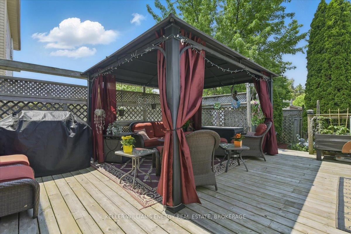 Photo 40 of 42 Pinebrook Crescent, Whitby, Williamsburg — HOMEH